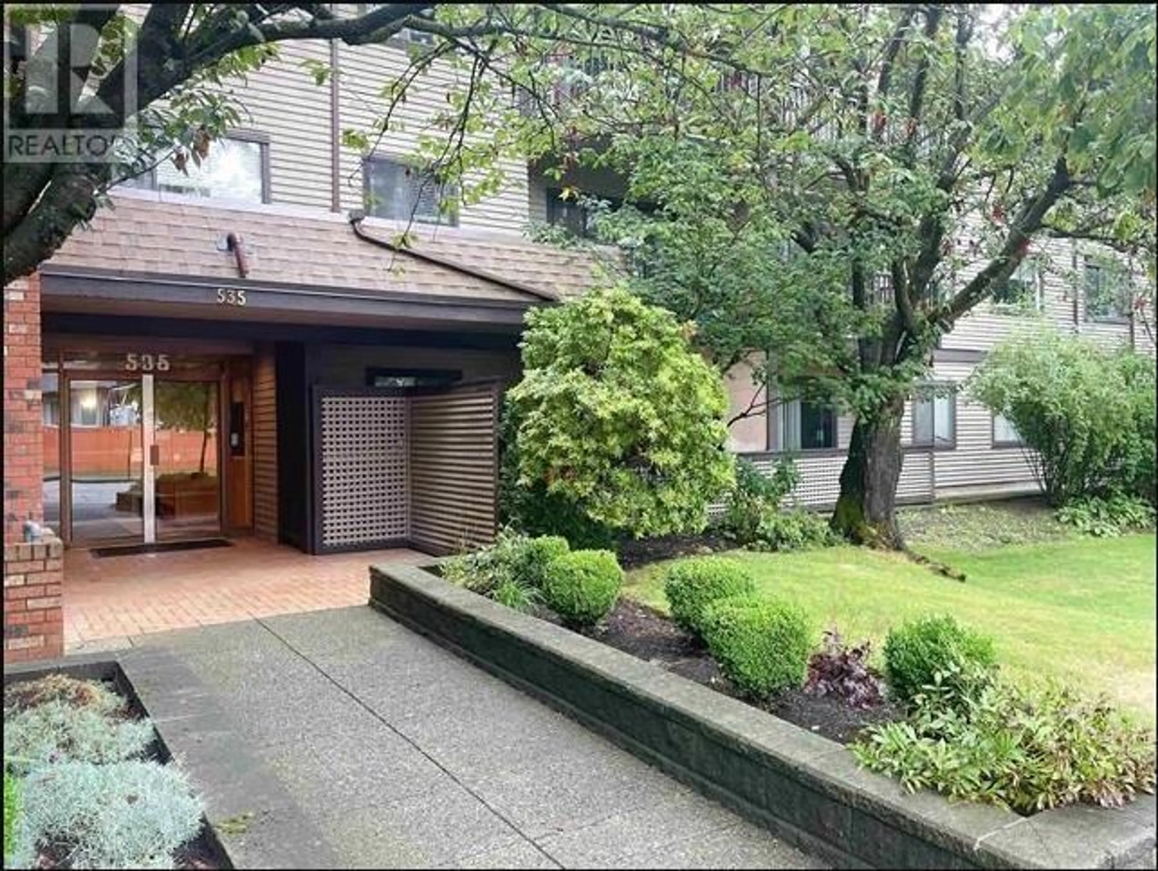 Unknown for 104 535 BLUE MOUNTAIN STREET, Coquitlam British Columbia V3J4R2