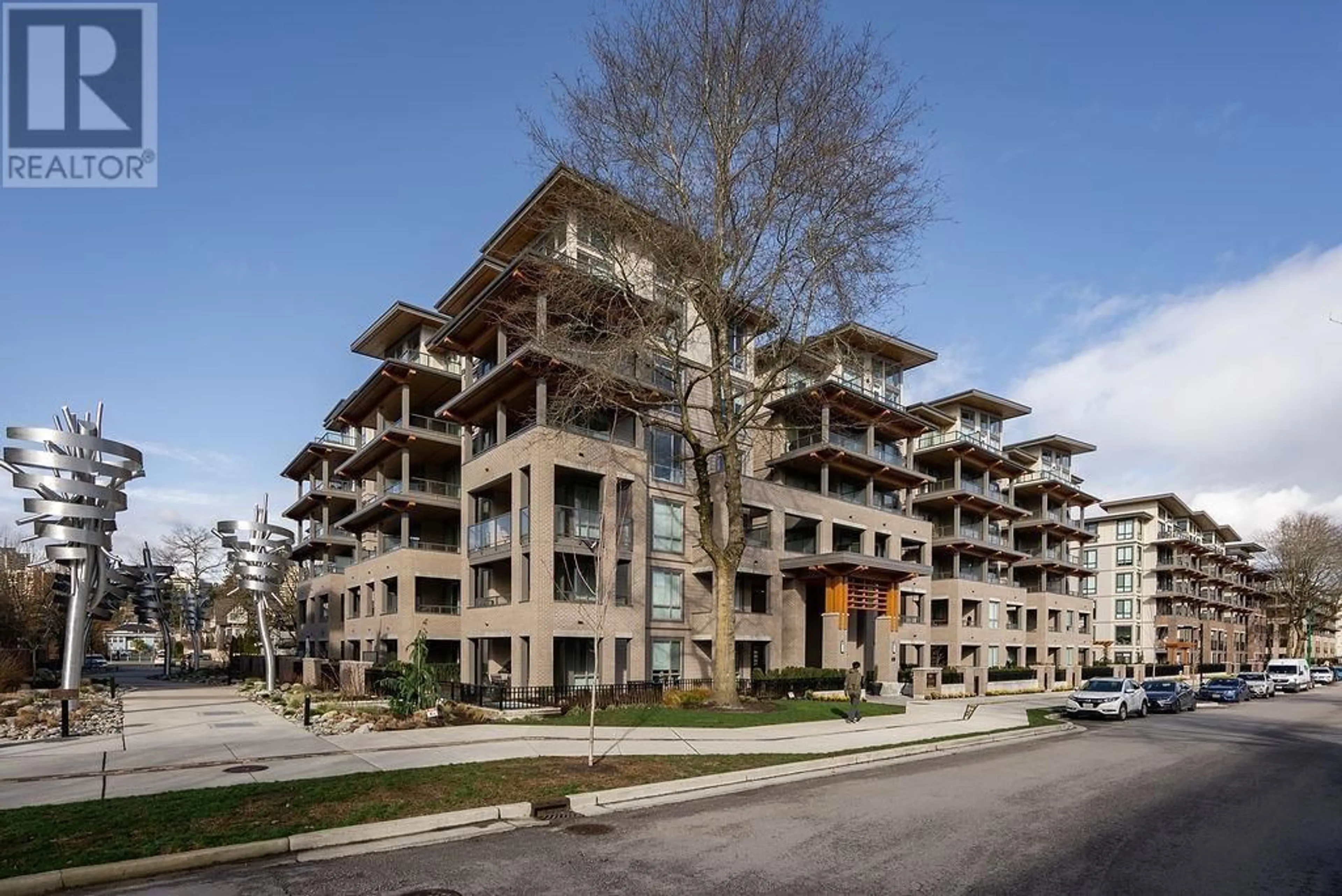 Patio, building for 301 - 7169 14TH AVENUE, Burnaby British Columbia V3N0H6