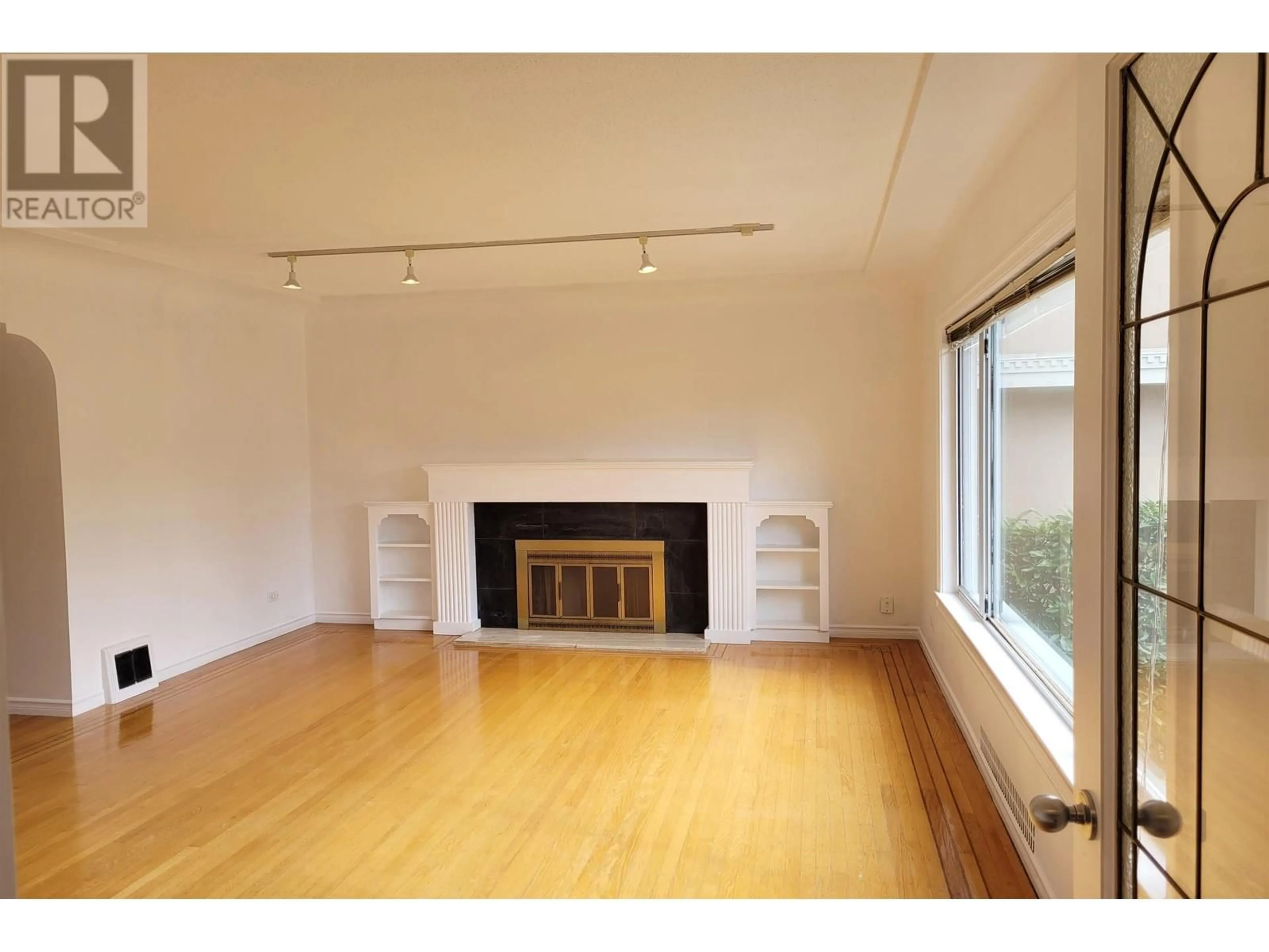 A pic of a room for 1467 58TH AVENUE, Vancouver British Columbia V6P1W4