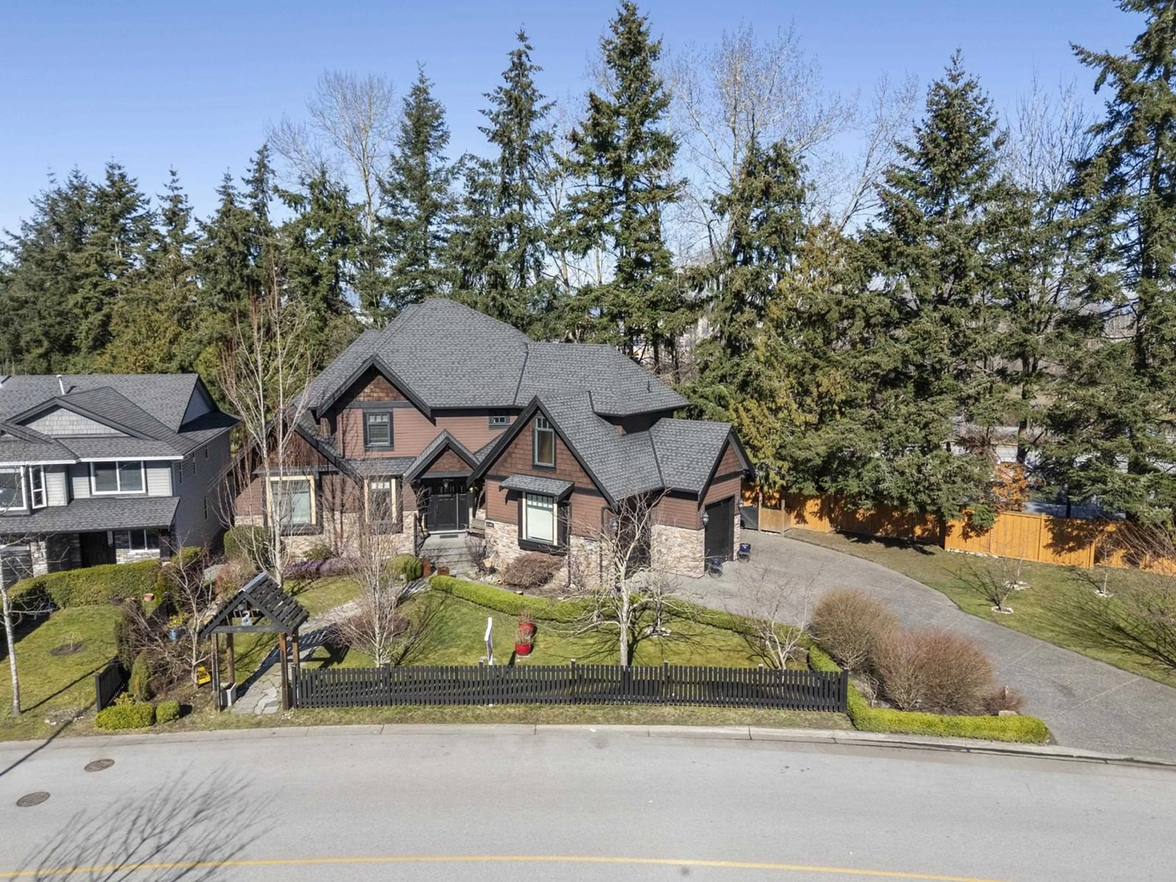 A pic from outside/outdoor area/front of a property/back of a property/a pic from drone, street for 15305 29A AVENUE, Surrey British Columbia V4P1G7