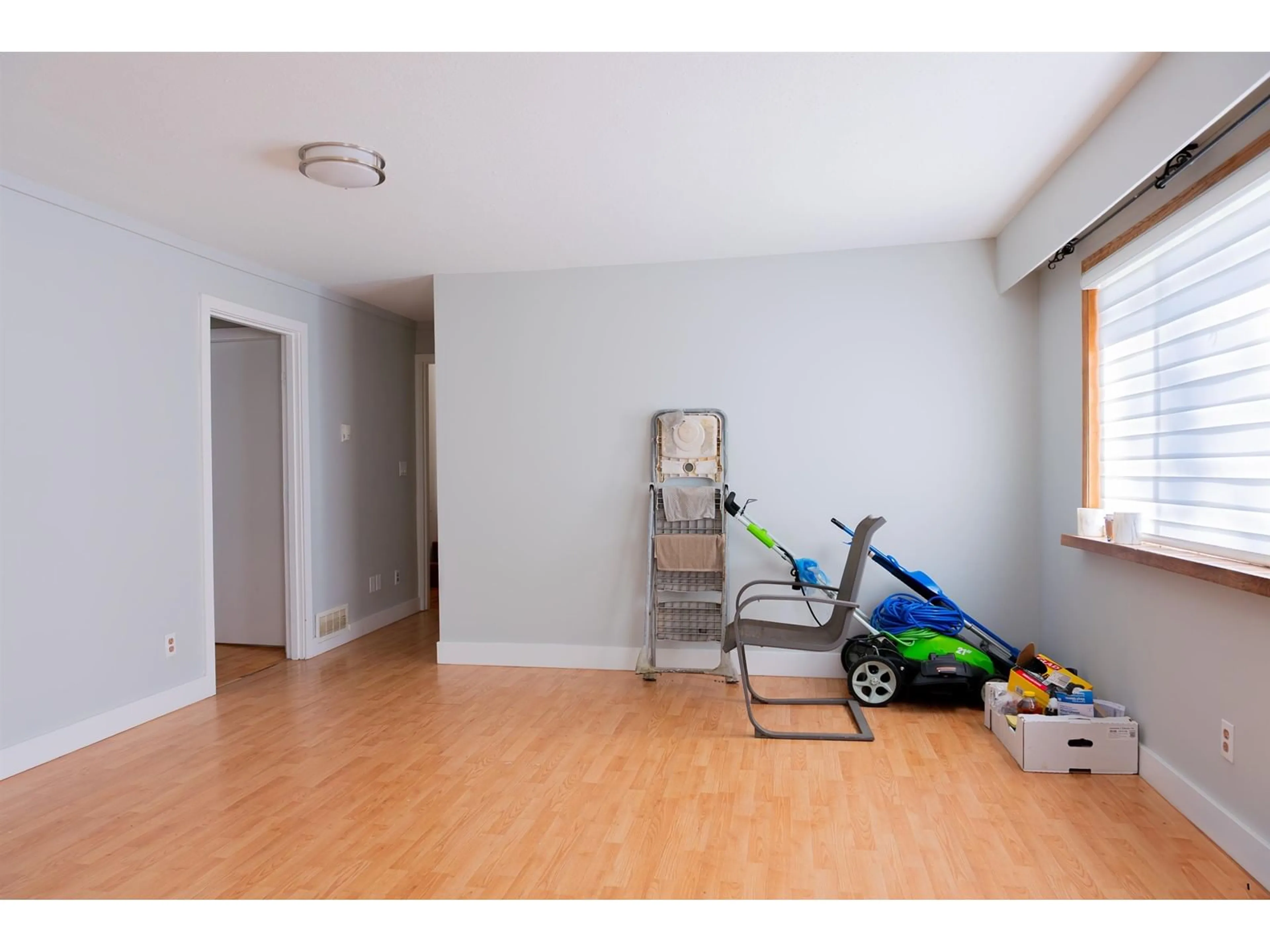 A pic of a room for 14095 110 AVENUE, Surrey British Columbia V3R1Z3