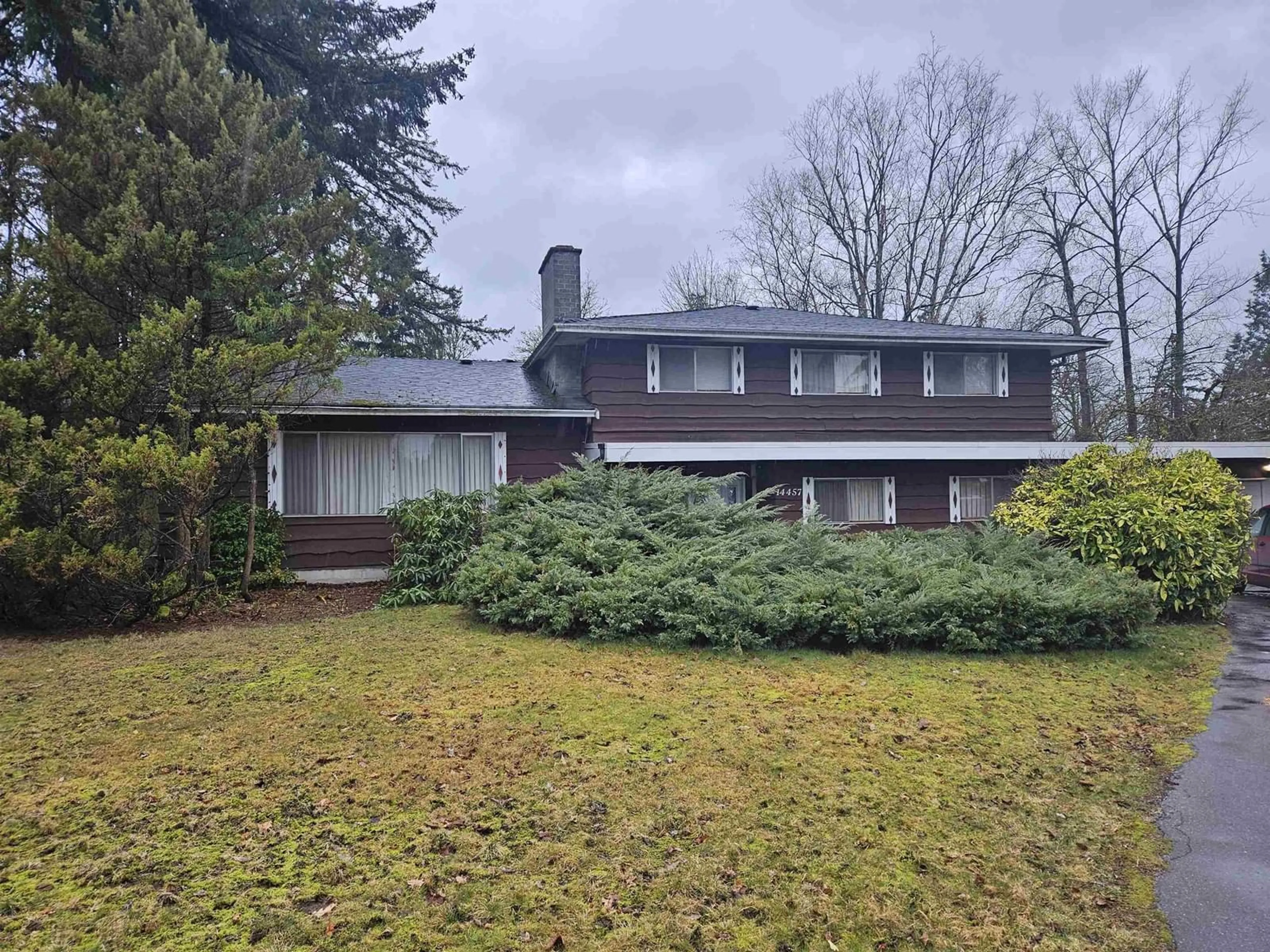 A pic from outside/outdoor area/front of a property/back of a property/a pic from drone, unknown for 14457 110 AVENUE, Surrey British Columbia V3R2A4