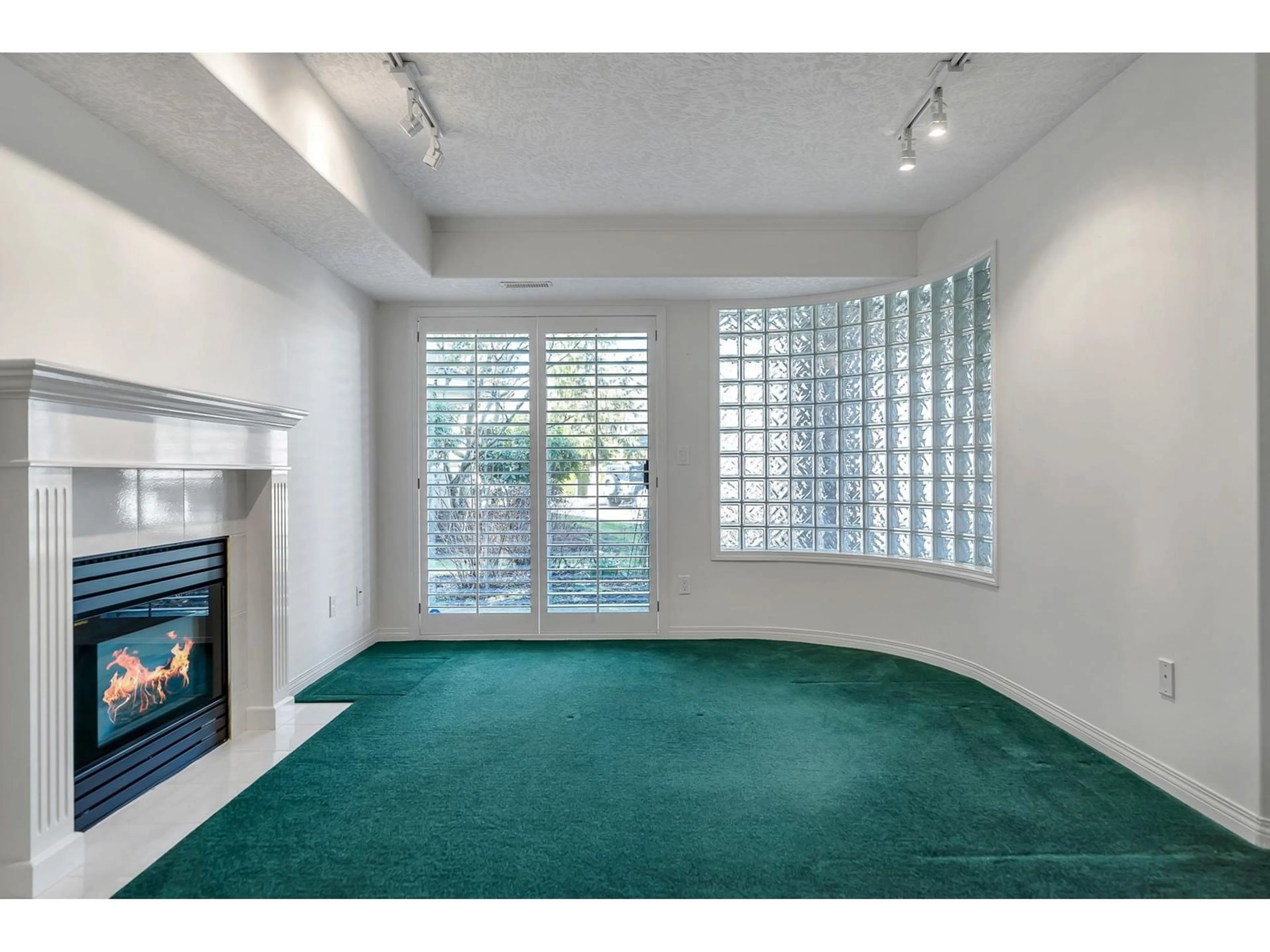 A pic of a room for 90 - 4001 OLD CLAYBURN, Abbotsford British Columbia V3G1C5