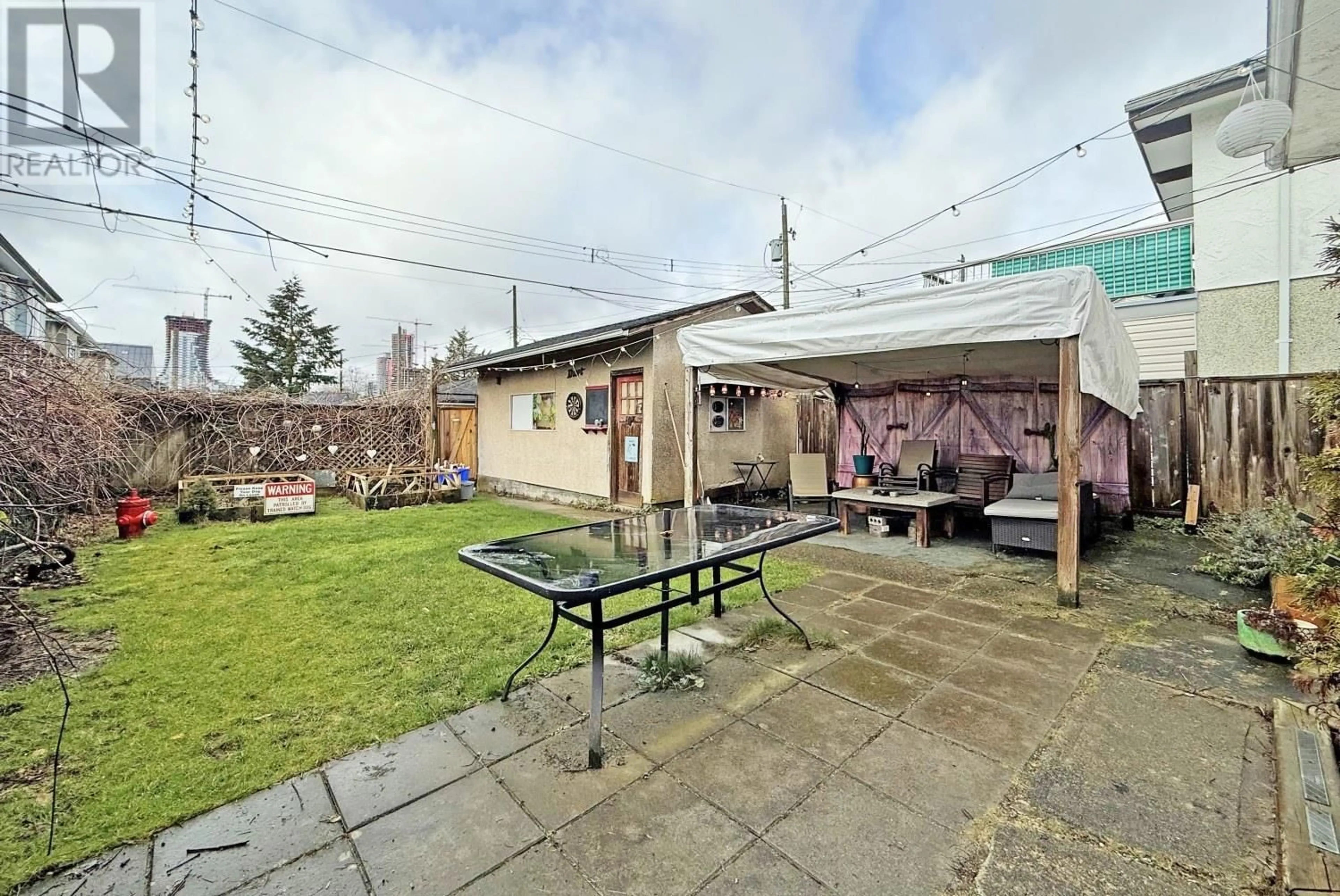 Patio, street for 5945 ONTARIO STREET, Vancouver British Columbia V5W2M1