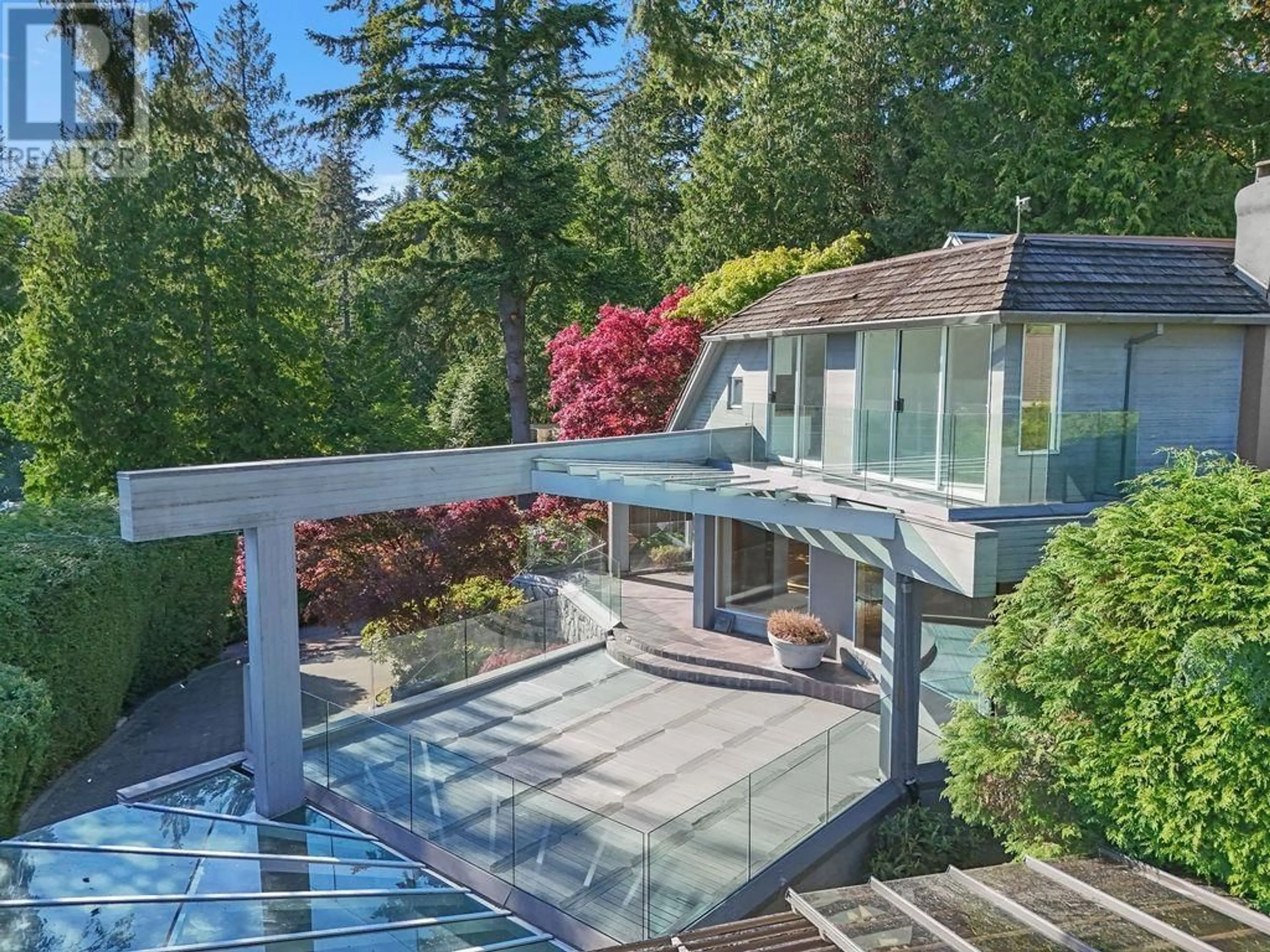 A pic from outside/outdoor area/front of a property/back of a property/a pic from drone, mountain view for 4278 MORGAN CRESCENT, West Vancouver British Columbia V7V2N9