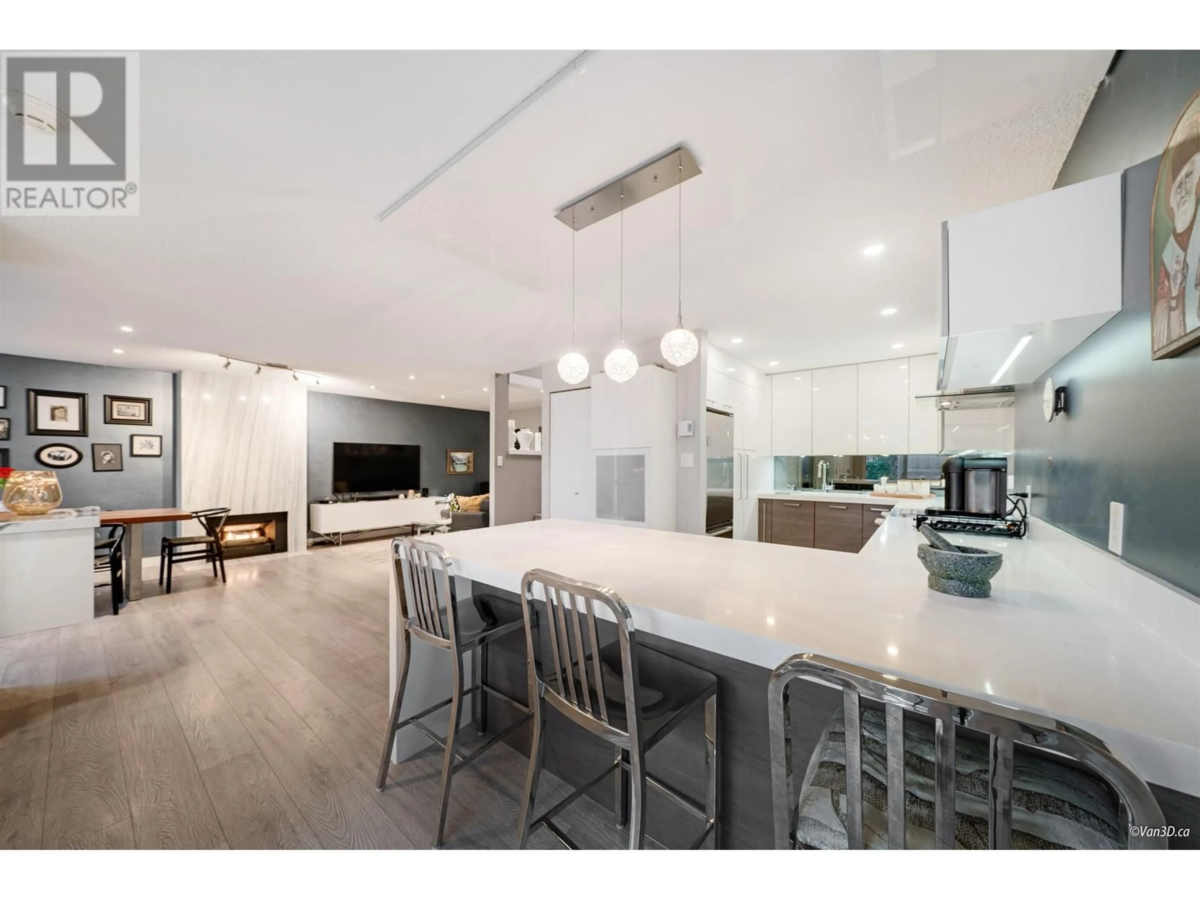Open concept kitchen, unknown for 3903 PENDER STREET, Burnaby British Columbia V5C2L7