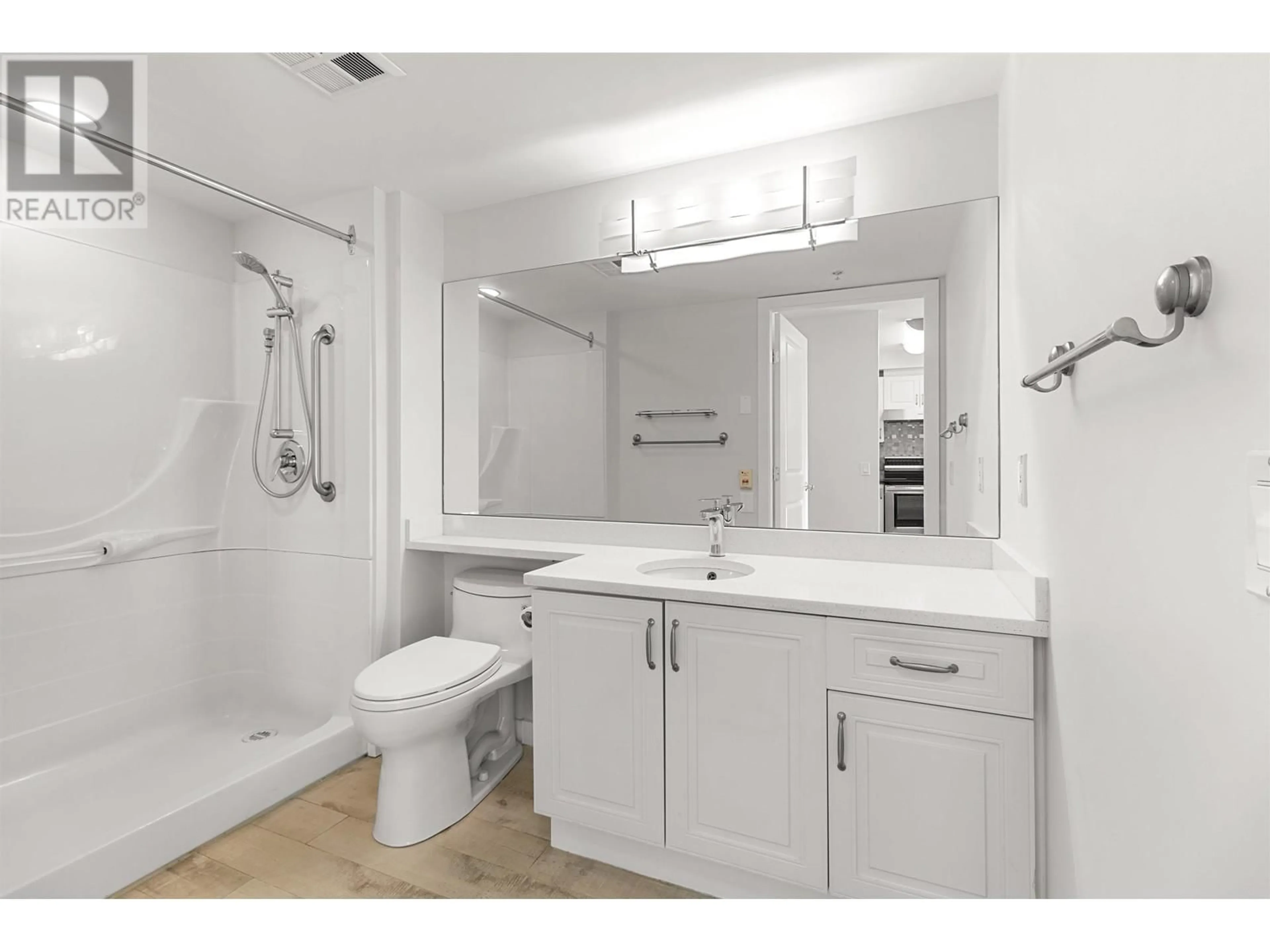 Standard bathroom, ceramic/tile floor for 715 2799 YEW STREET, Vancouver British Columbia V6K4W2