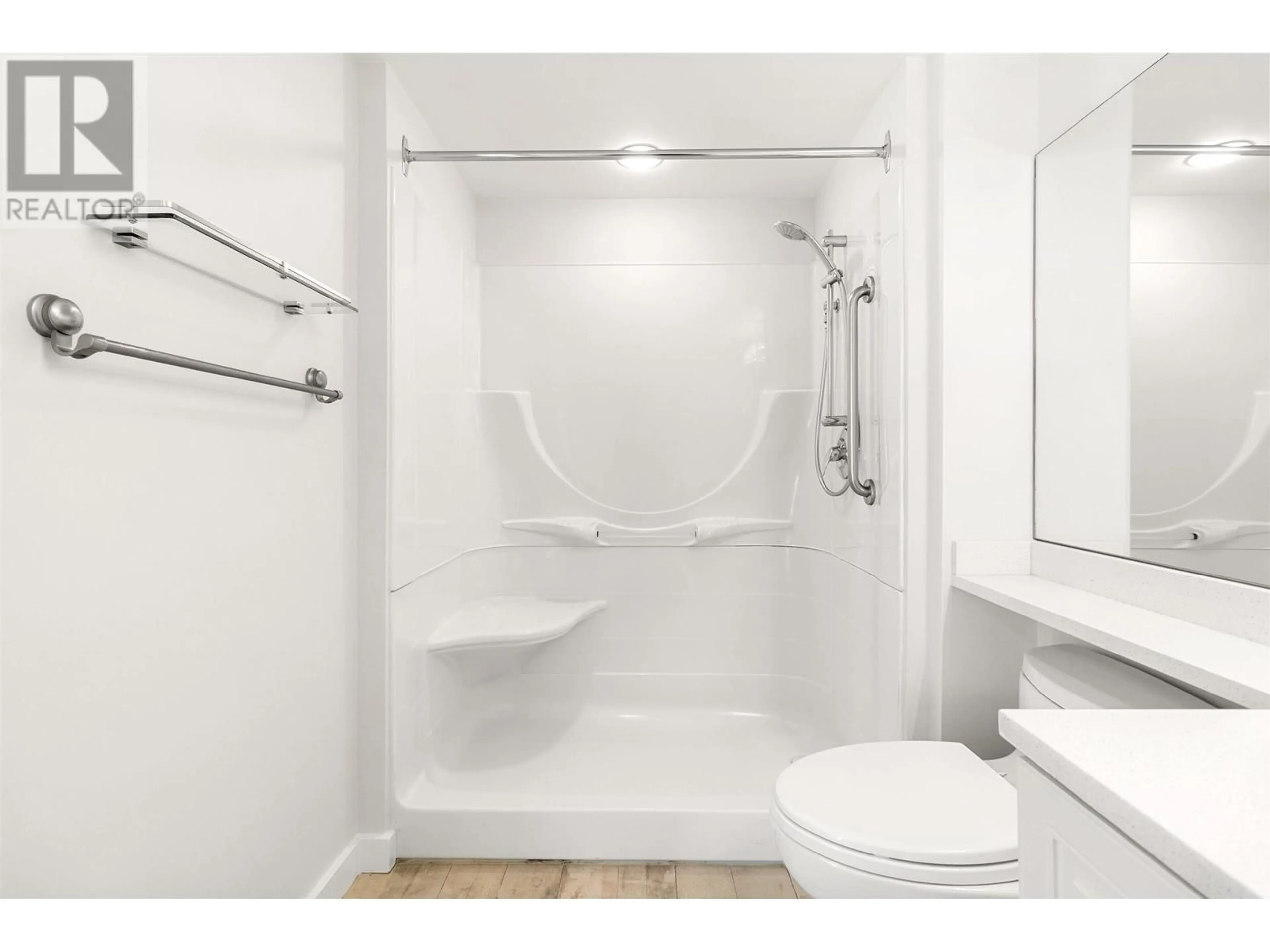 Standard bathroom, unknown for 715 2799 YEW STREET, Vancouver British Columbia V6K4W2