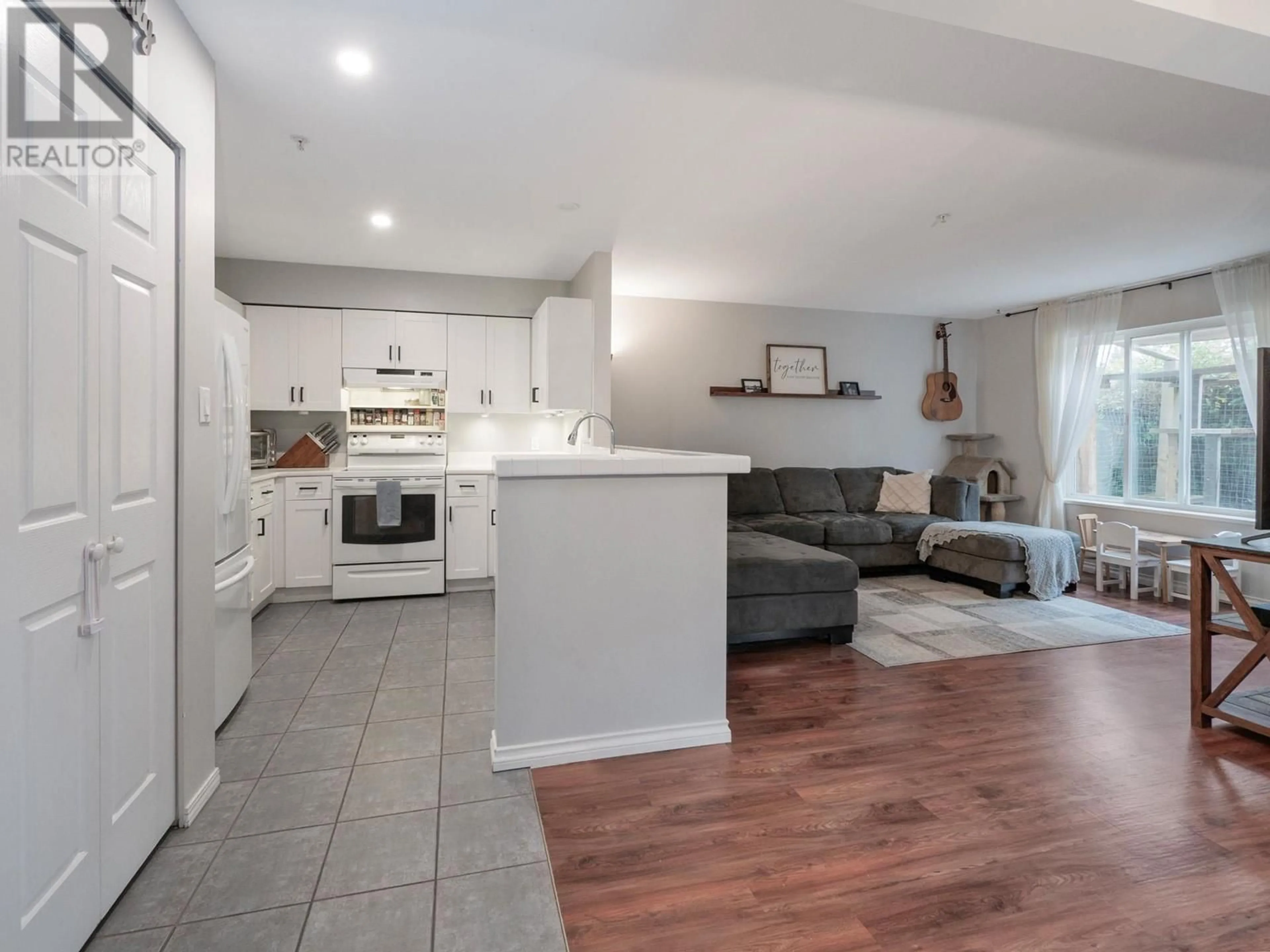 Open concept kitchen, unknown for 111 - 5711 EBBTIDE STREET, Sechelt British Columbia V7Z0J5