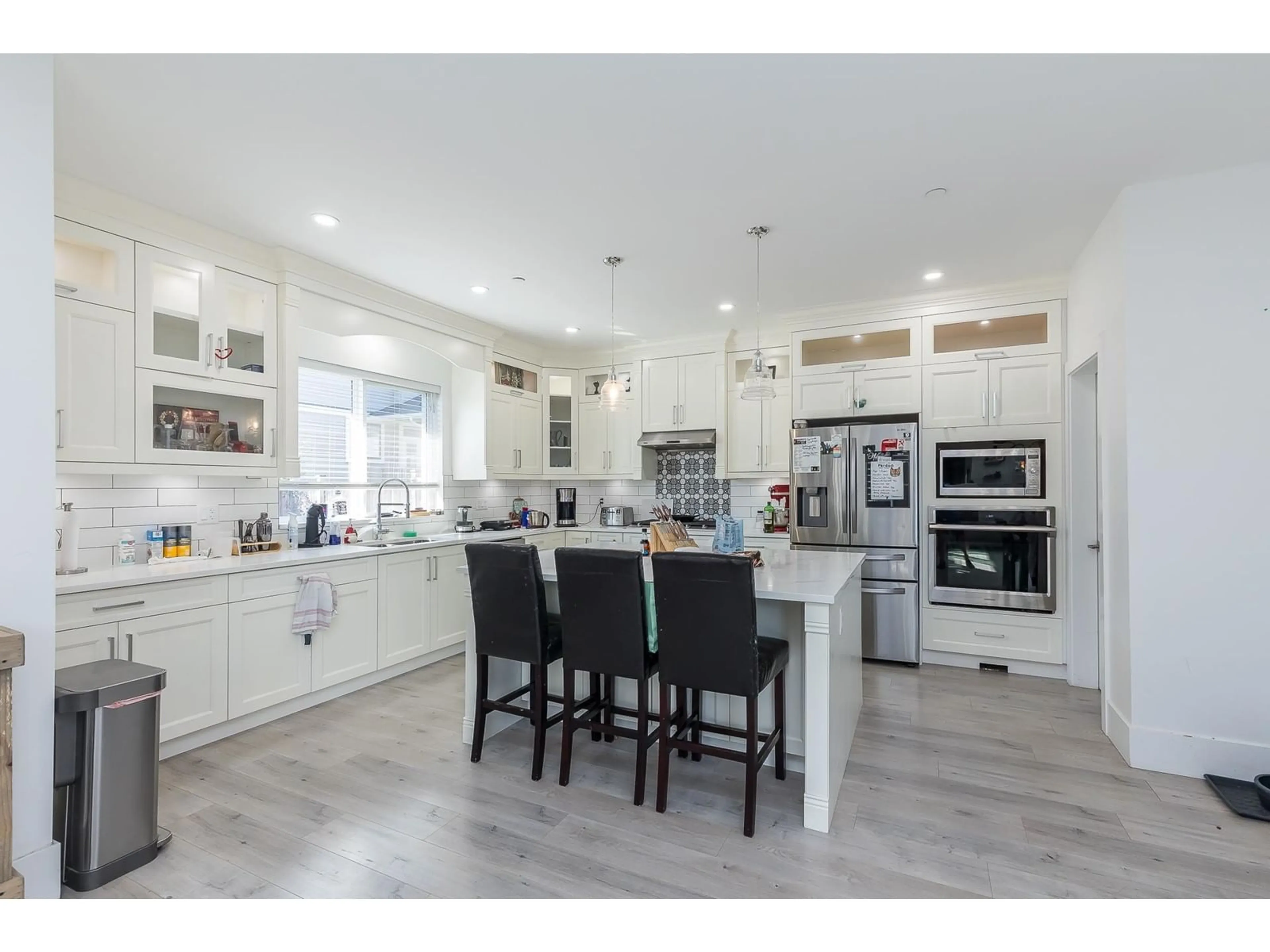 Open concept kitchen, unknown for 35281 EWERT, Mission British Columbia V2V6S6