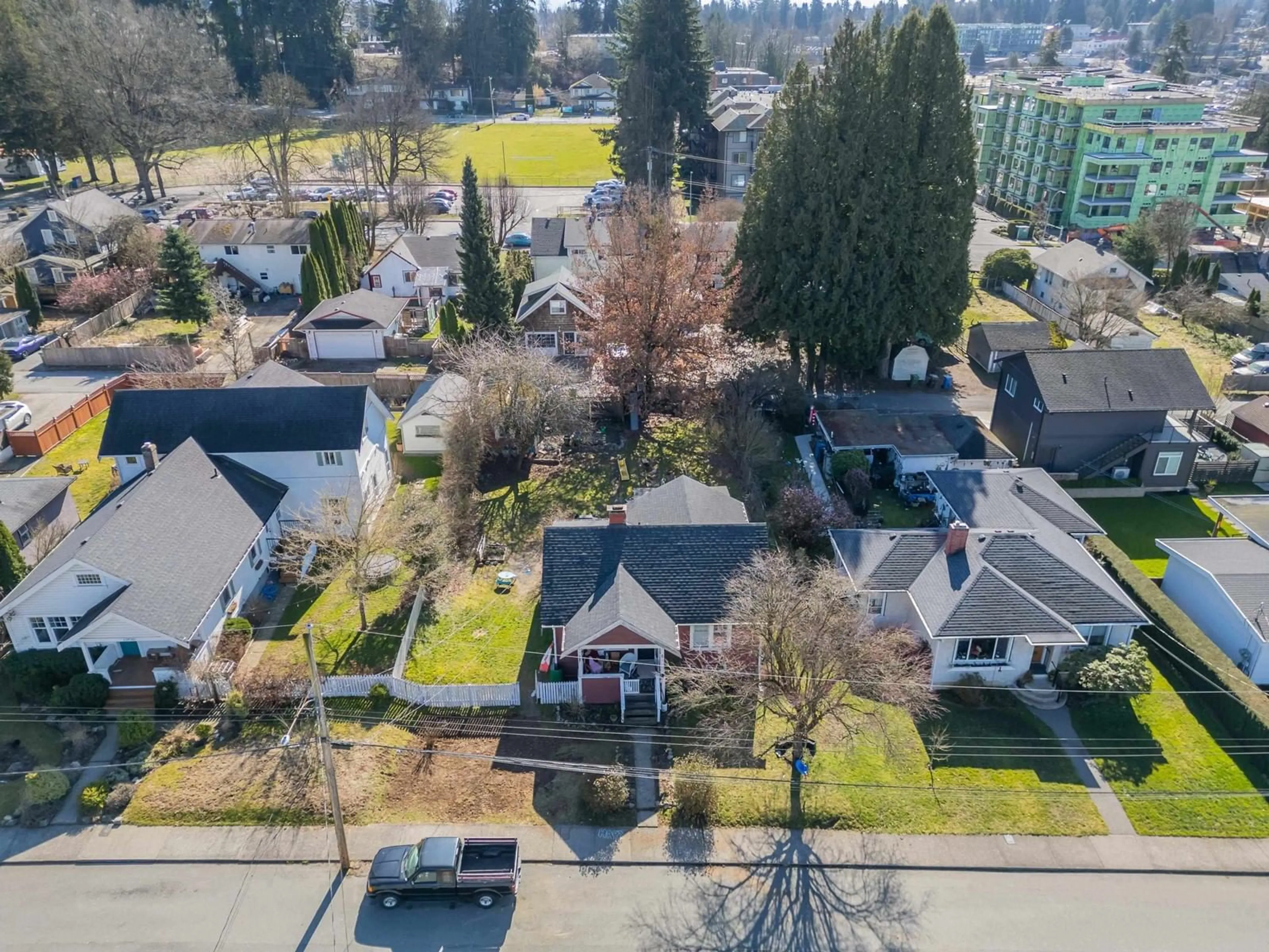 A pic from outside/outdoor area/front of a property/back of a property/a pic from drone, unknown for 33918 ELM, Abbotsford British Columbia V2S2P9