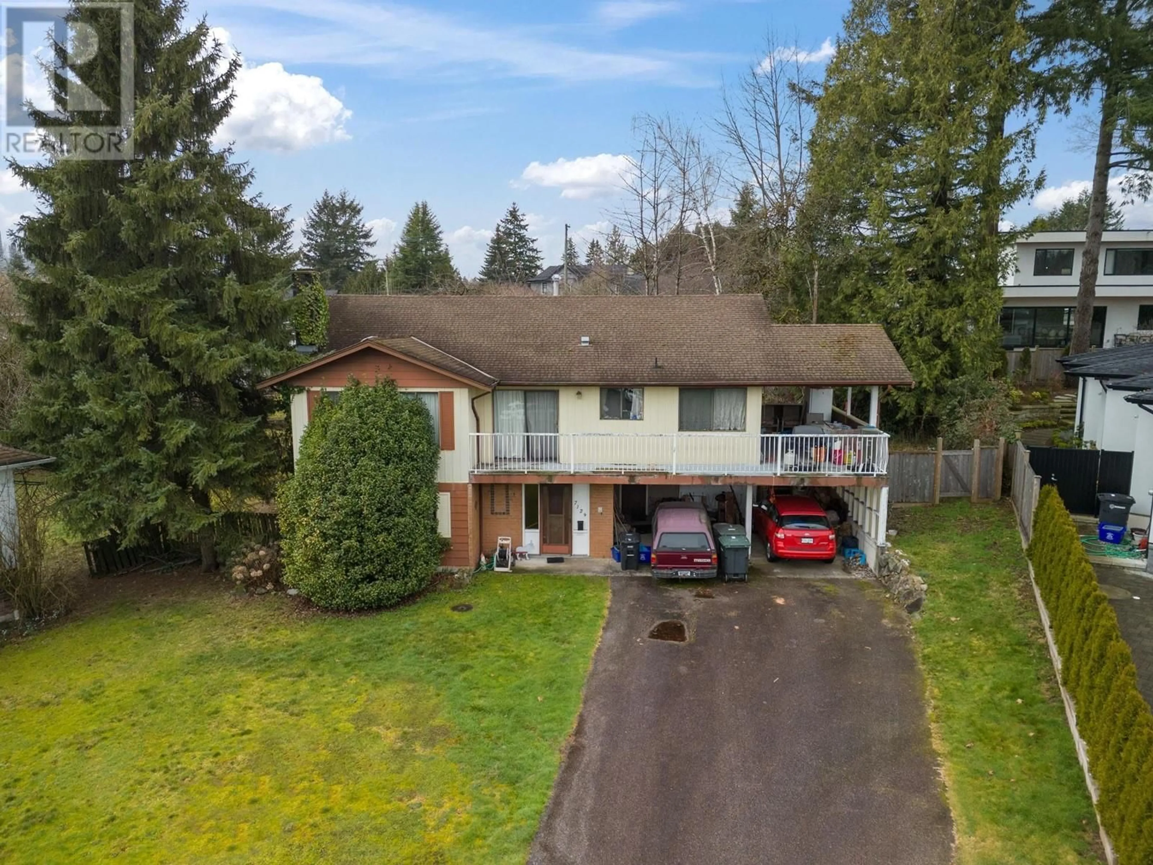 A pic from outside/outdoor area/front of a property/back of a property/a pic from drone, street for 7129 CARDINAL COURT, Burnaby British Columbia V5A1Y6