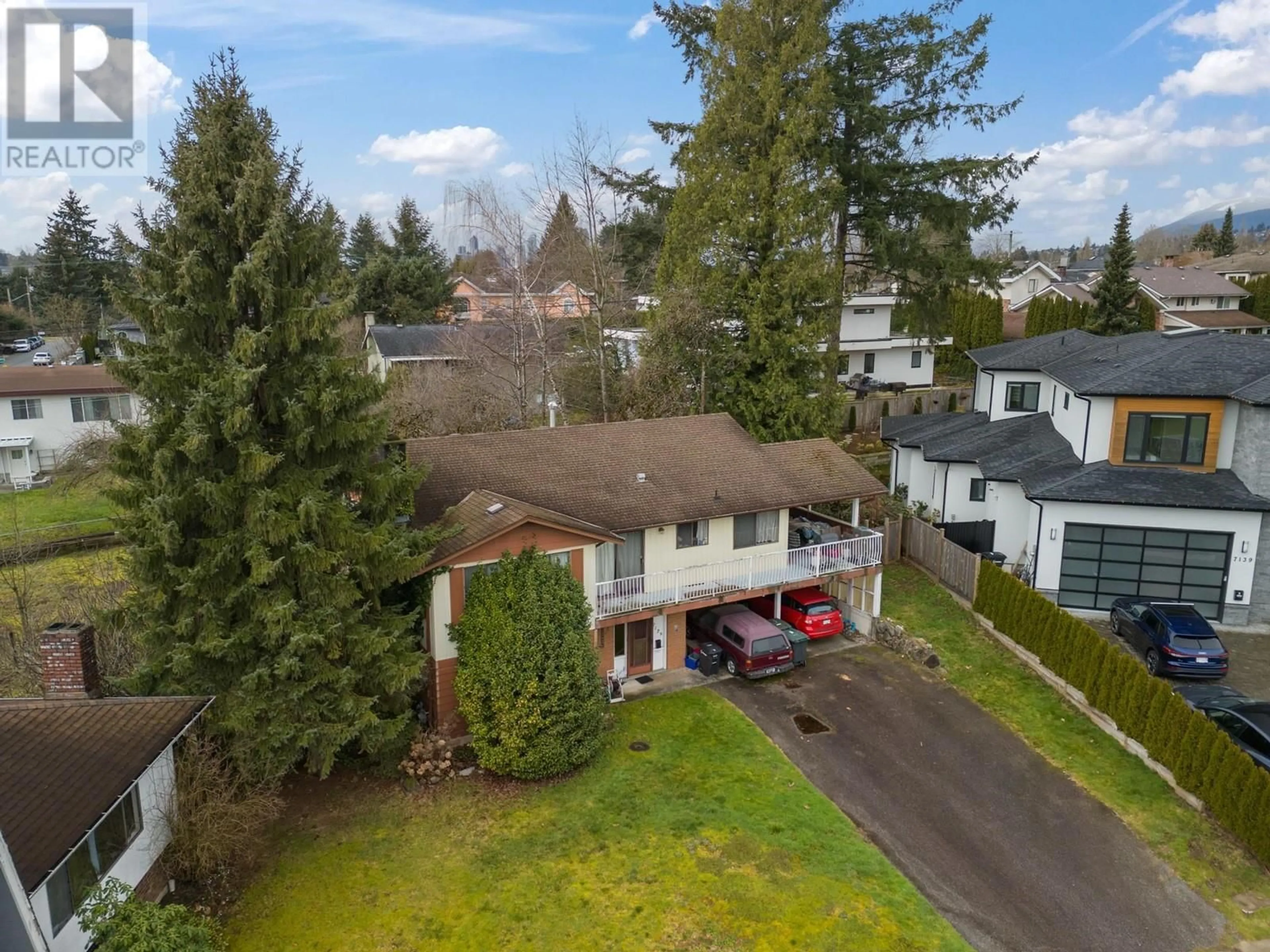 A pic from outside/outdoor area/front of a property/back of a property/a pic from drone, street for 7129 CARDINAL COURT, Burnaby British Columbia V5A1Y6