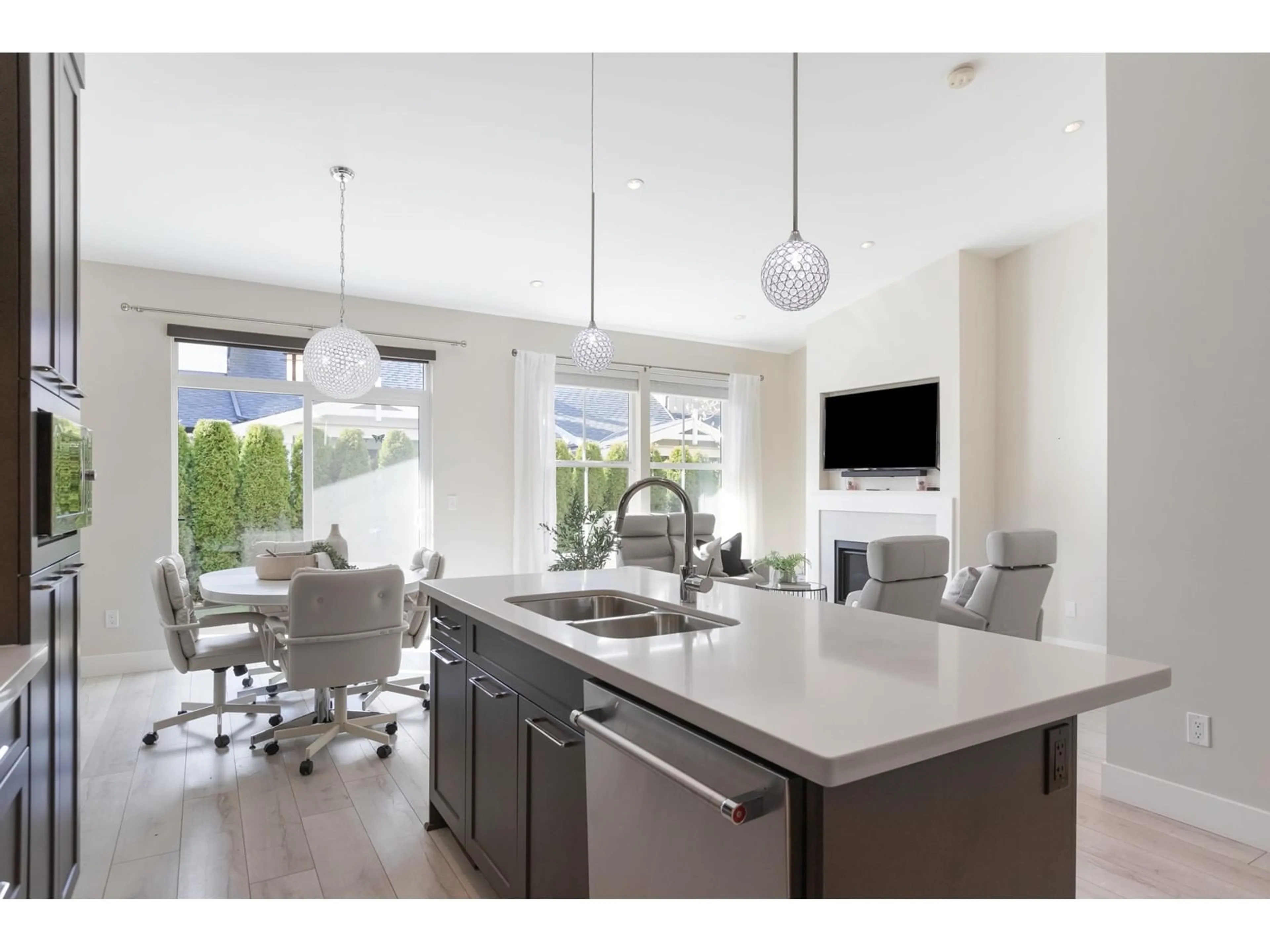 Open concept kitchen, unknown for 23 22057 49TH AVENUE, Langley British Columbia V3A0J4