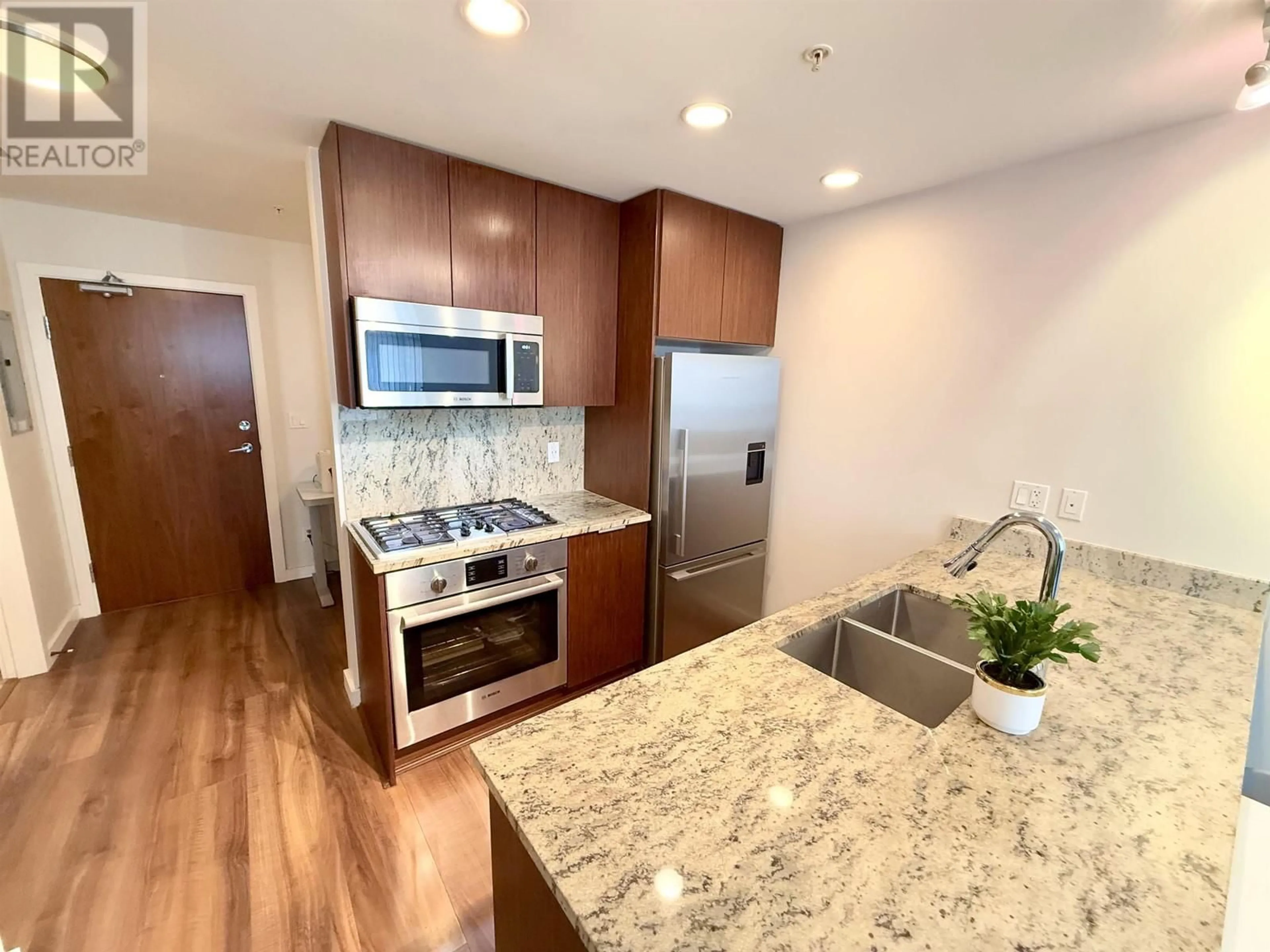 Standard kitchen, unknown for 510 - 8628 HAZELBRIDGE WAY, Richmond British Columbia V6X0R5