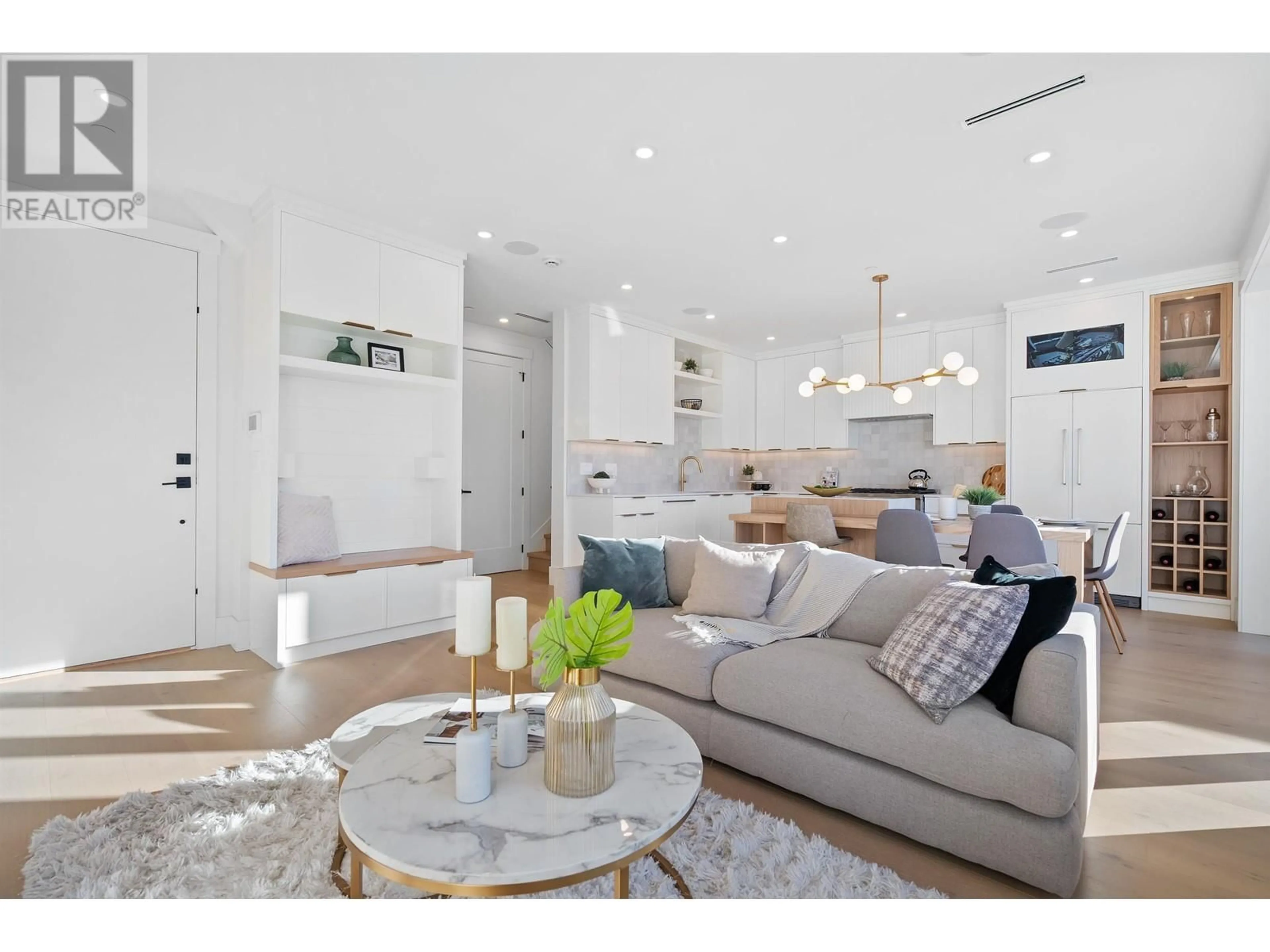 Living room with furniture, unknown for 2 - 4769 COMMERCIAL STREET, Vancouver British Columbia V5N4G8