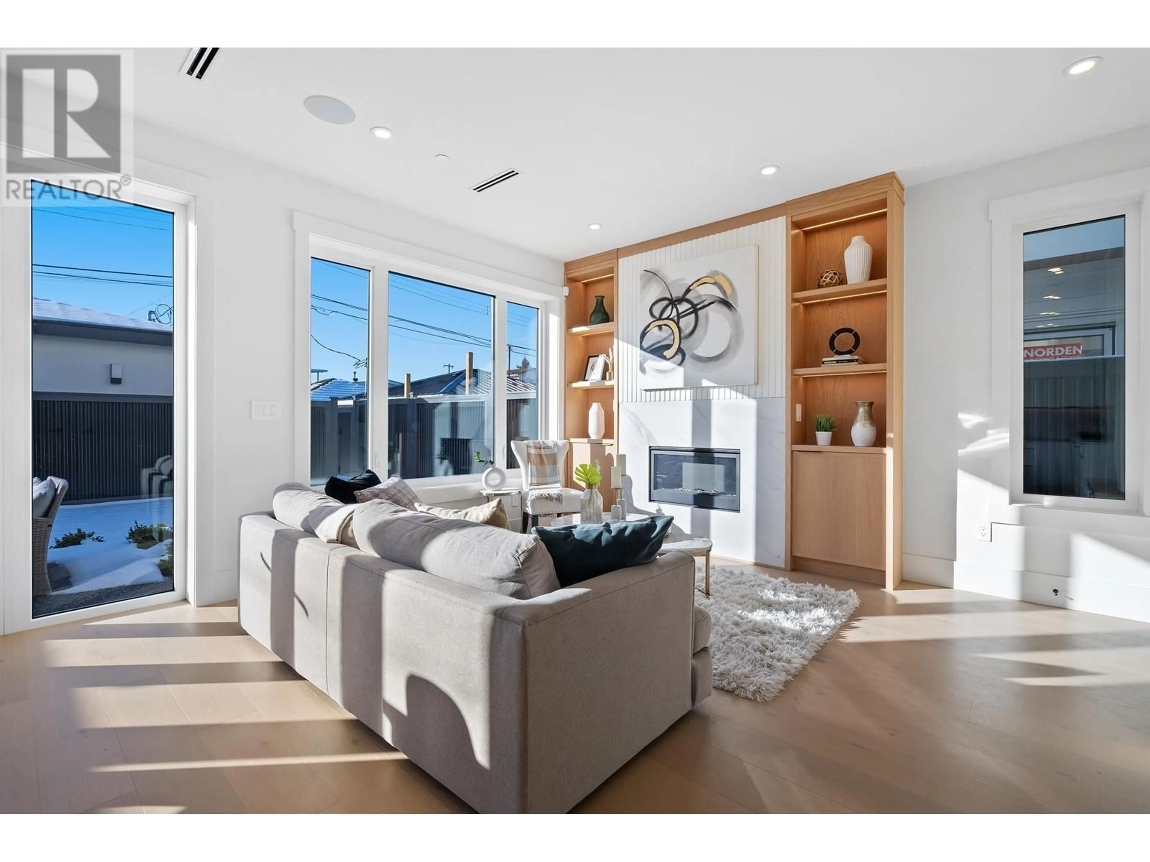 Living room with furniture, unknown for 2 - 4769 COMMERCIAL STREET, Vancouver British Columbia V5N4G8