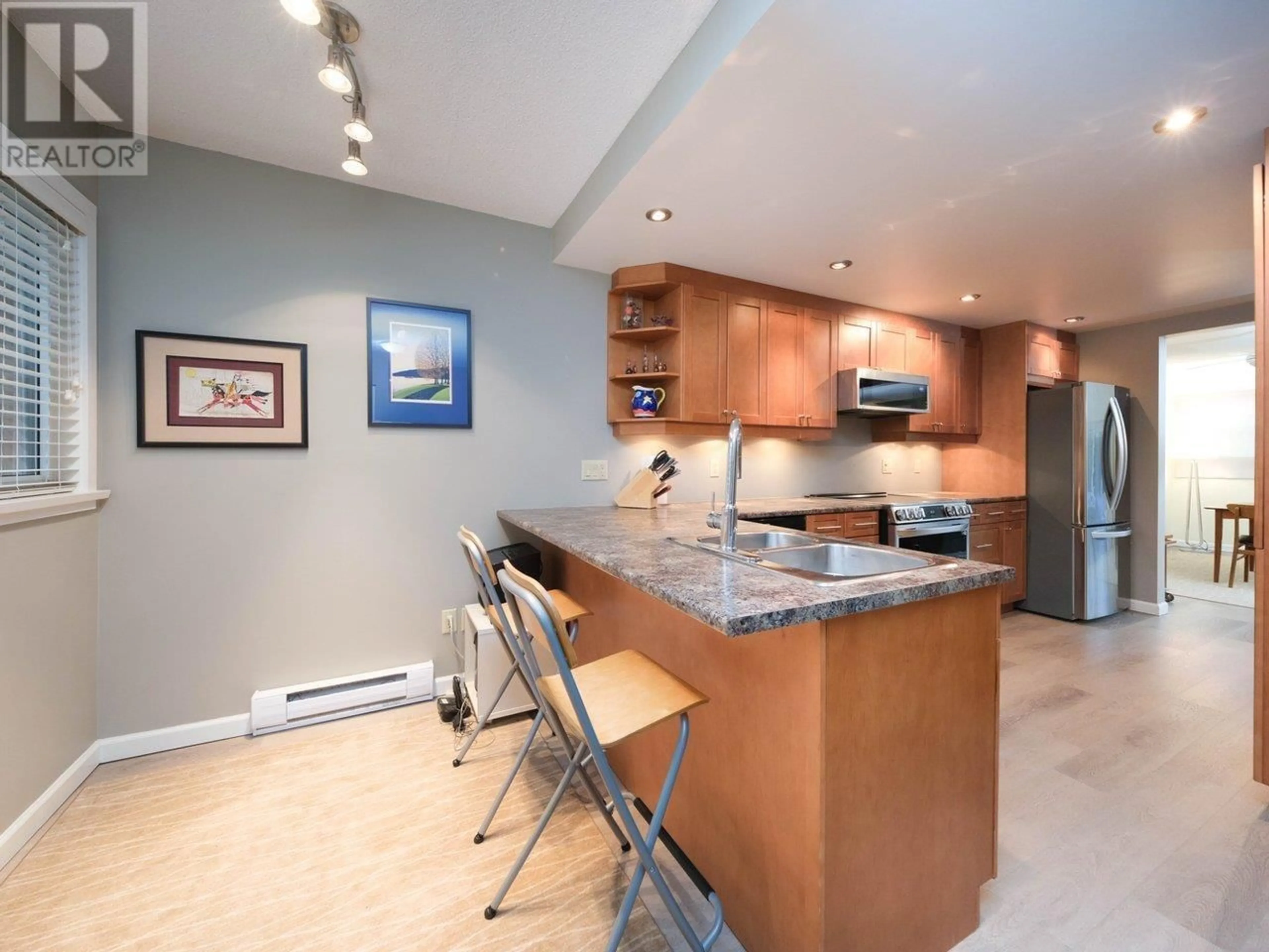 Open concept kitchen, unknown for 4 - 1434 MAHON AVENUE, North Vancouver British Columbia V7M2S4
