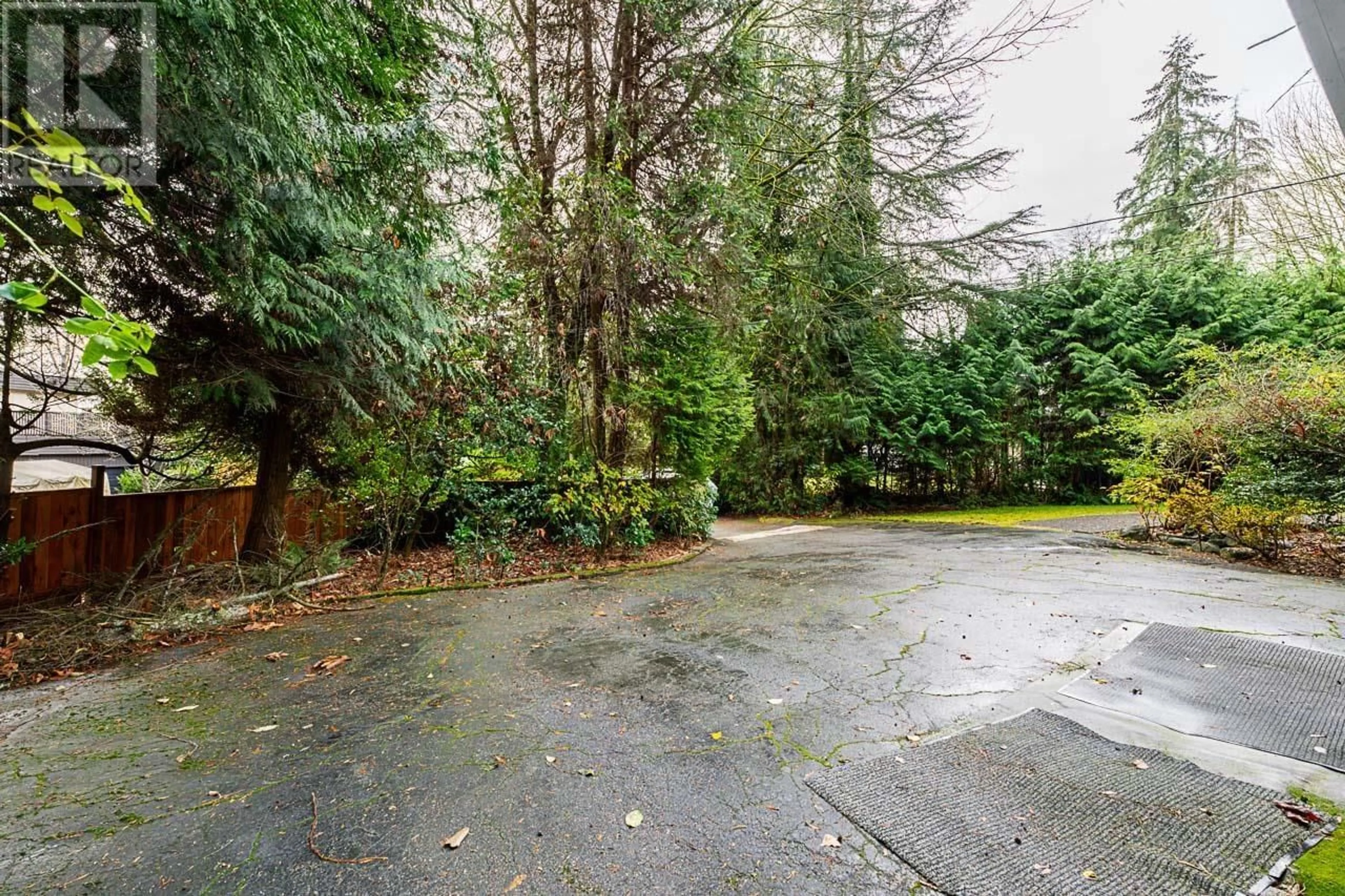 Floor plan for 835 WILDWOOD PLACE, West Vancouver British Columbia V7S1P2