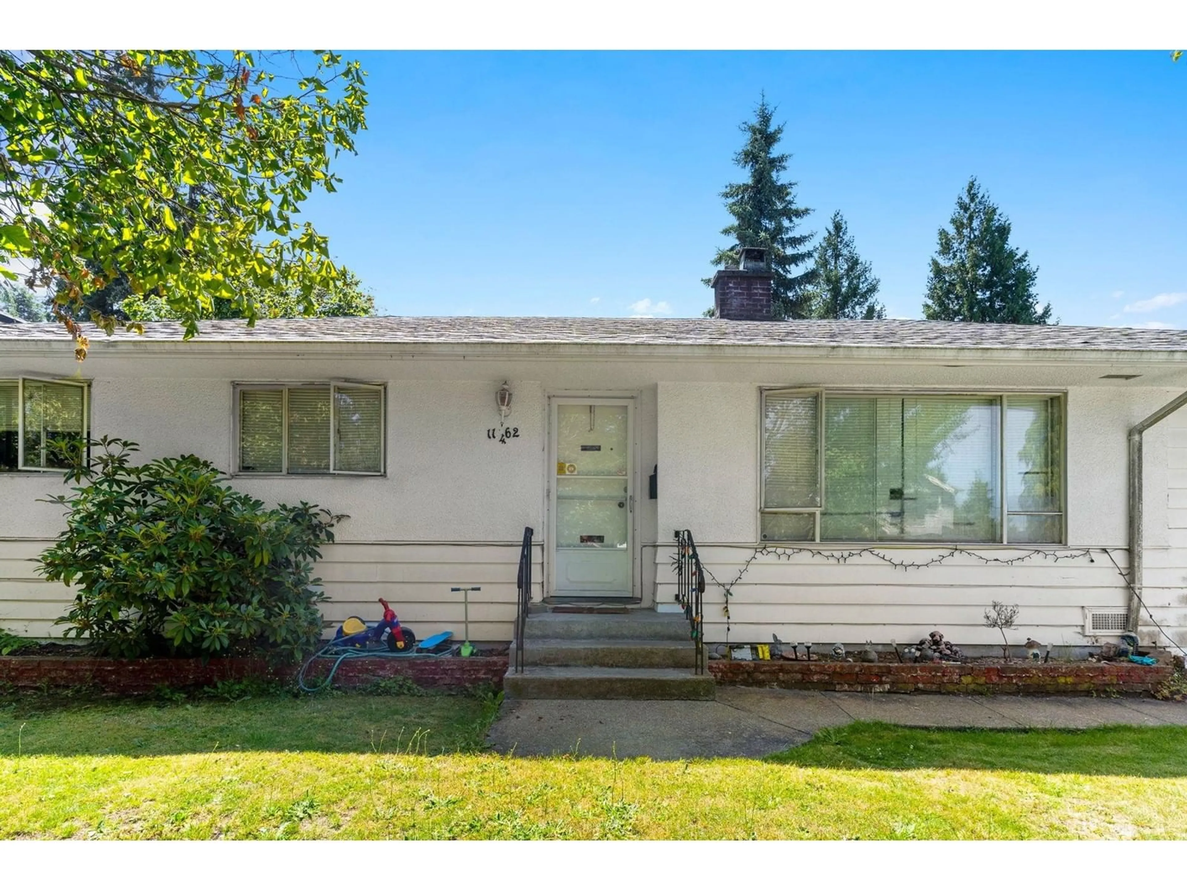 Home with vinyl exterior material, street for 11462 94A, Delta British Columbia V4C3S2