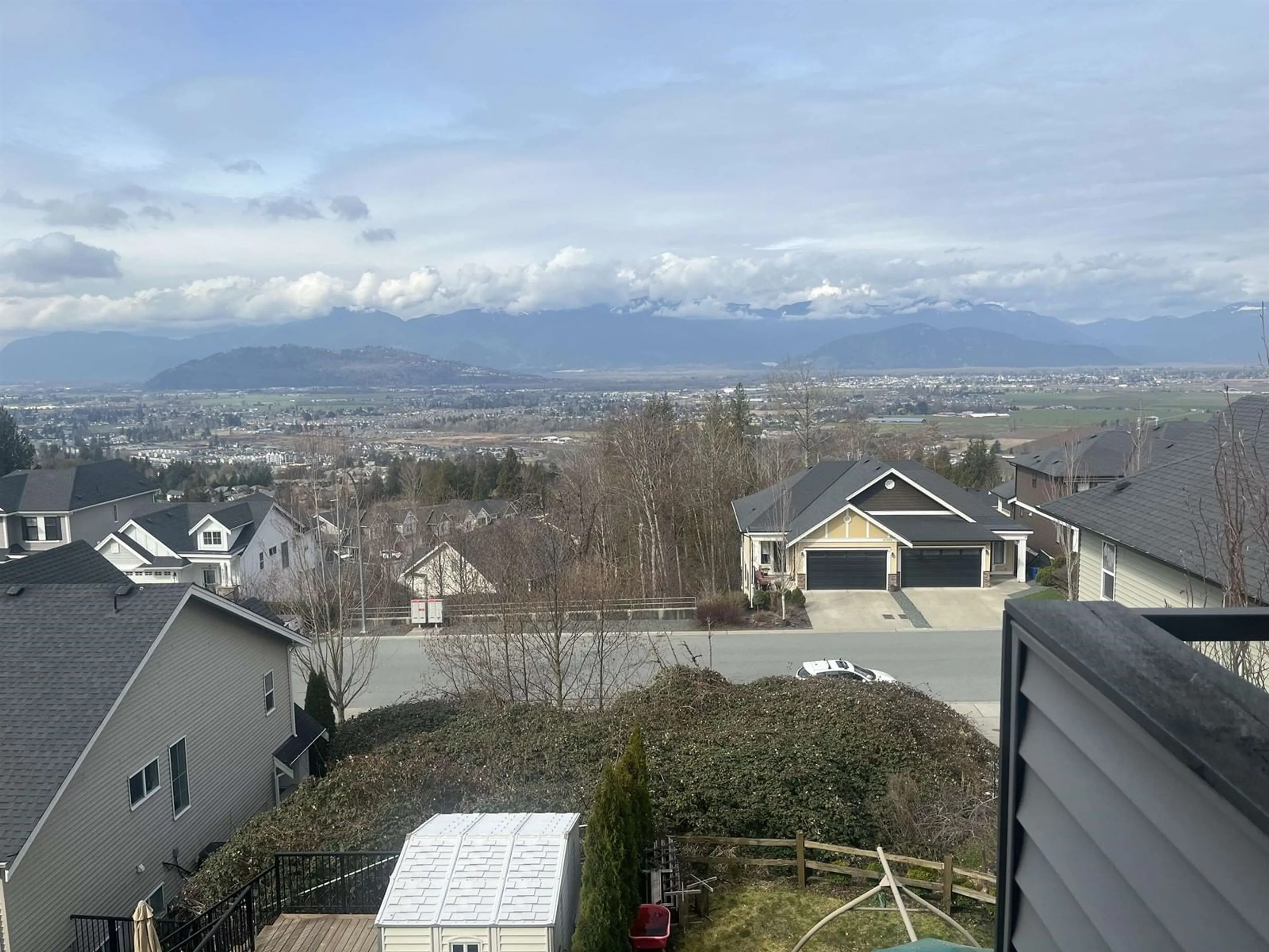 A pic from outside/outdoor area/front of a property/back of a property/a pic from drone, mountain view for 5 47042 MACFARLANE PLACE|Promontory, Chilliwack British Columbia V2R0P3