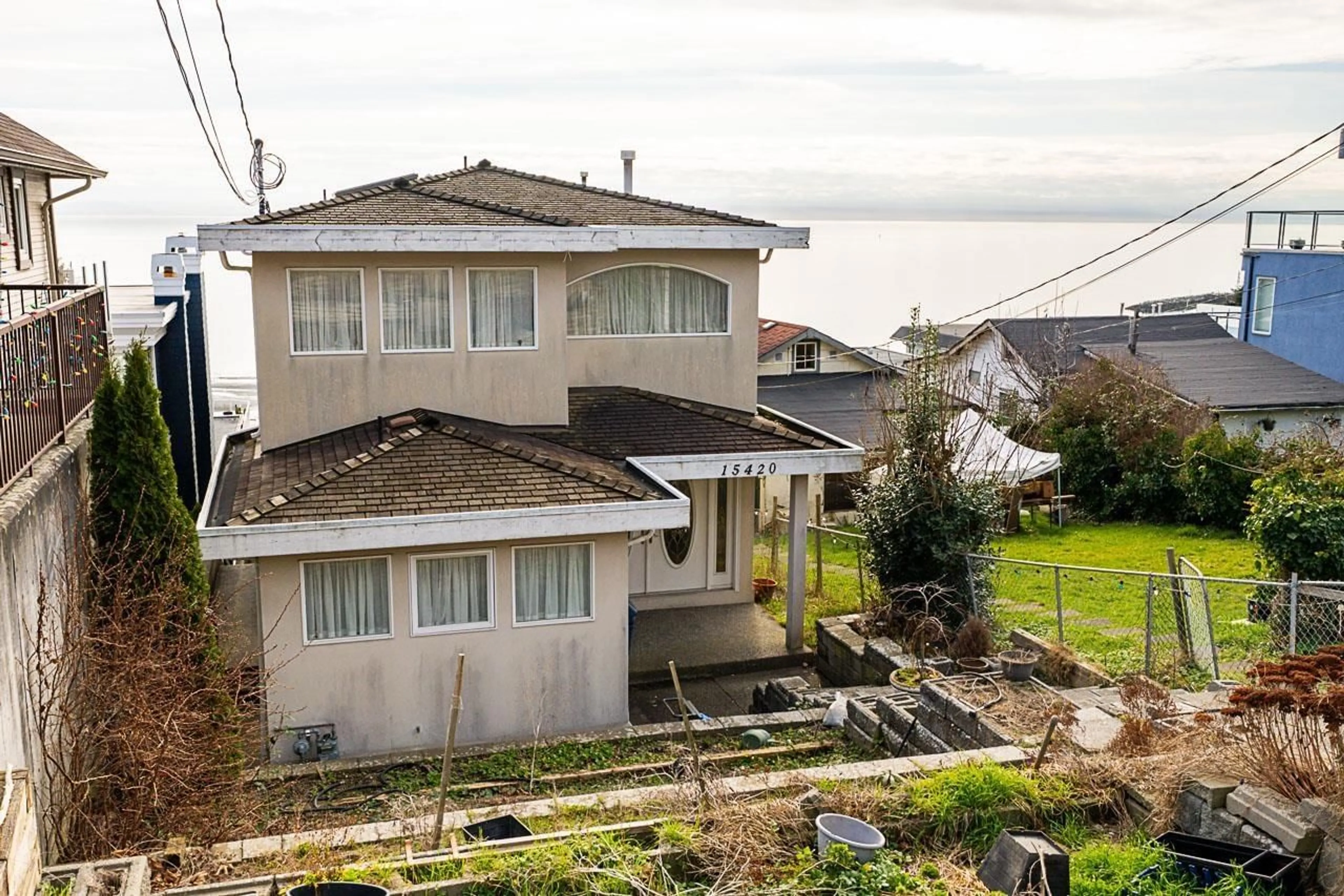 A pic from outside/outdoor area/front of a property/back of a property/a pic from drone, street for 15420 COLUMBIA AVENUE, White Rock British Columbia V4B1J9