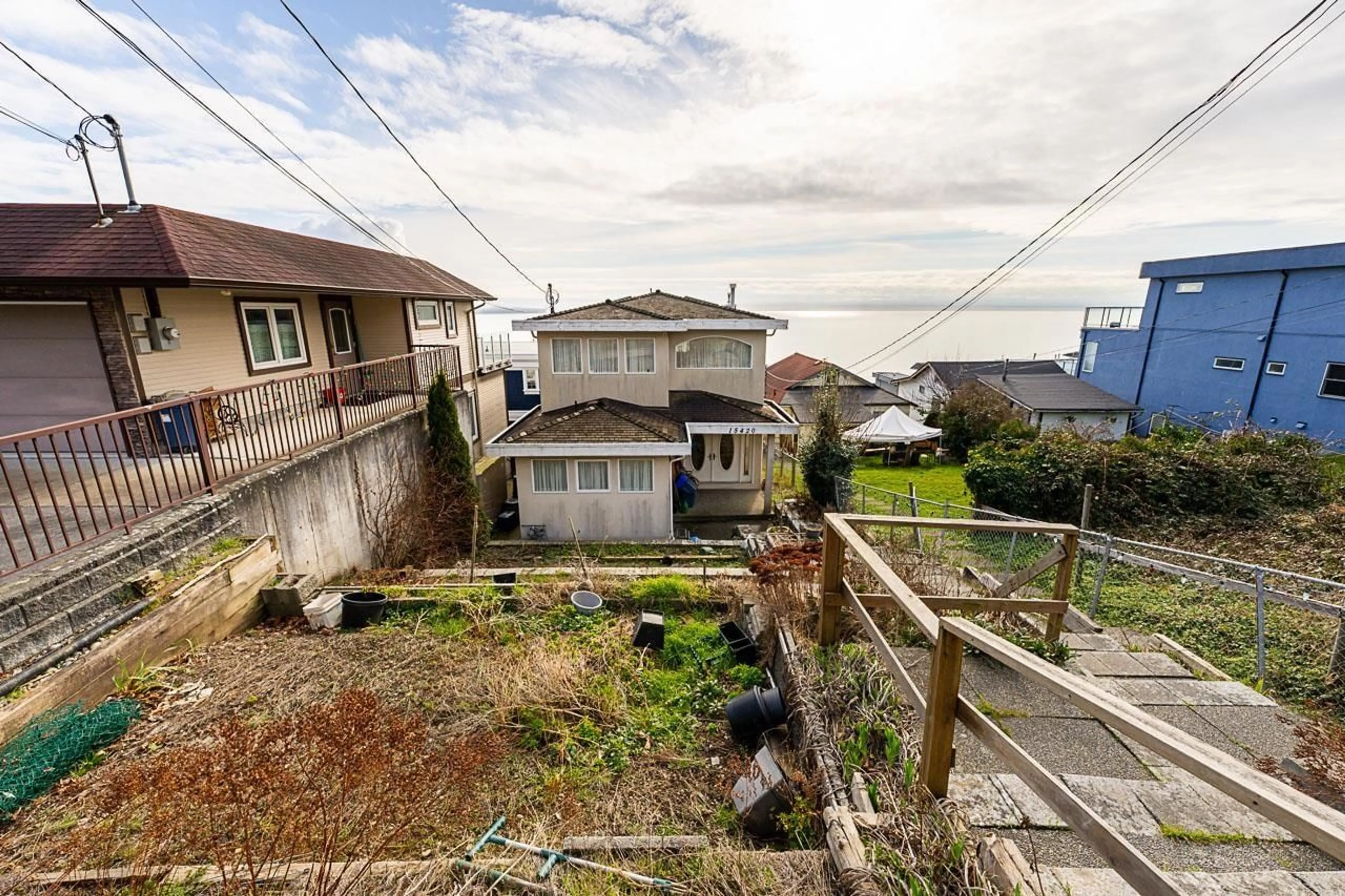 A pic from outside/outdoor area/front of a property/back of a property/a pic from drone, street for 15420 COLUMBIA AVENUE, White Rock British Columbia V4B1J9