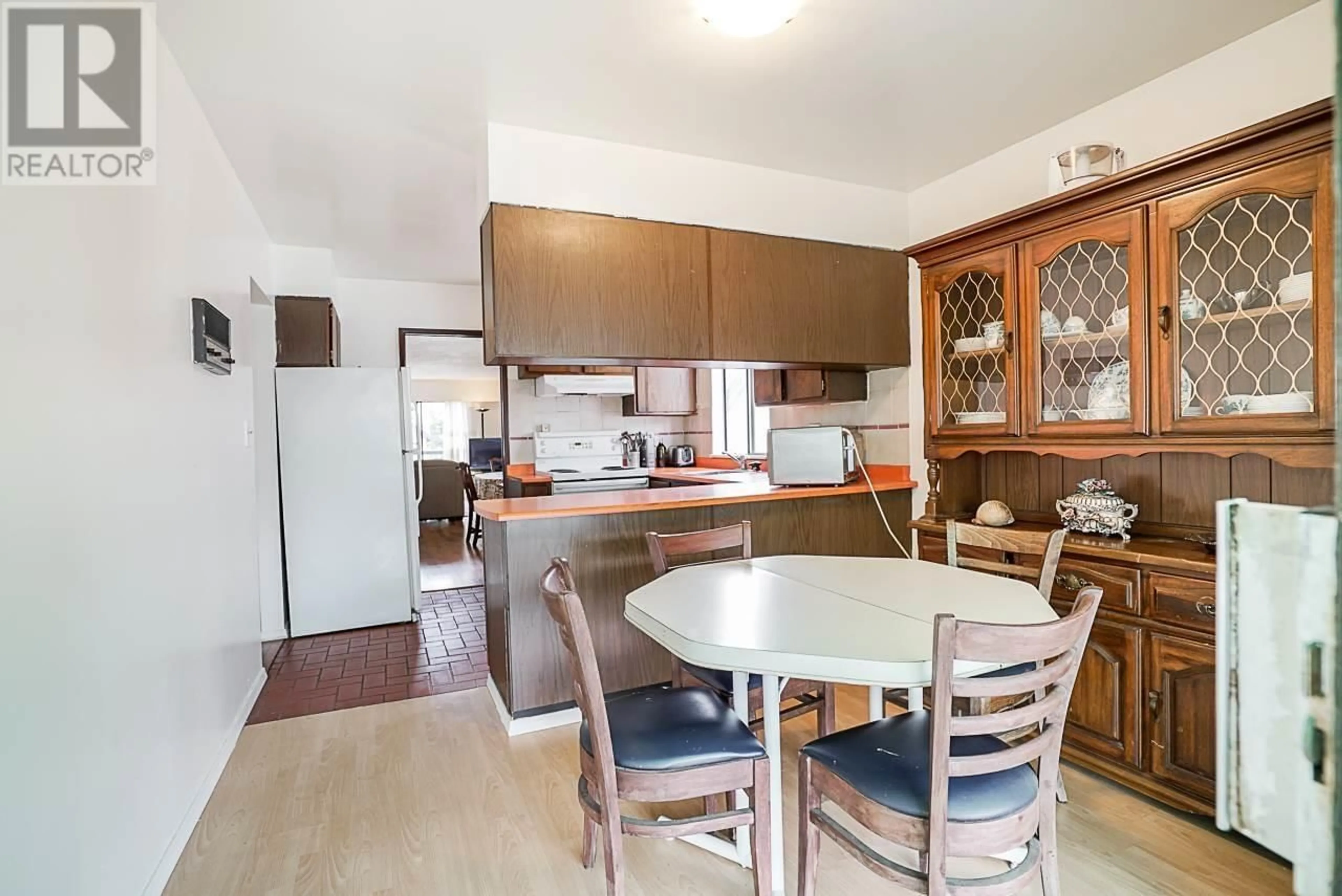 Standard kitchen, unknown for 3469 W 8TH AVENUE, Vancouver British Columbia V6R1Y6