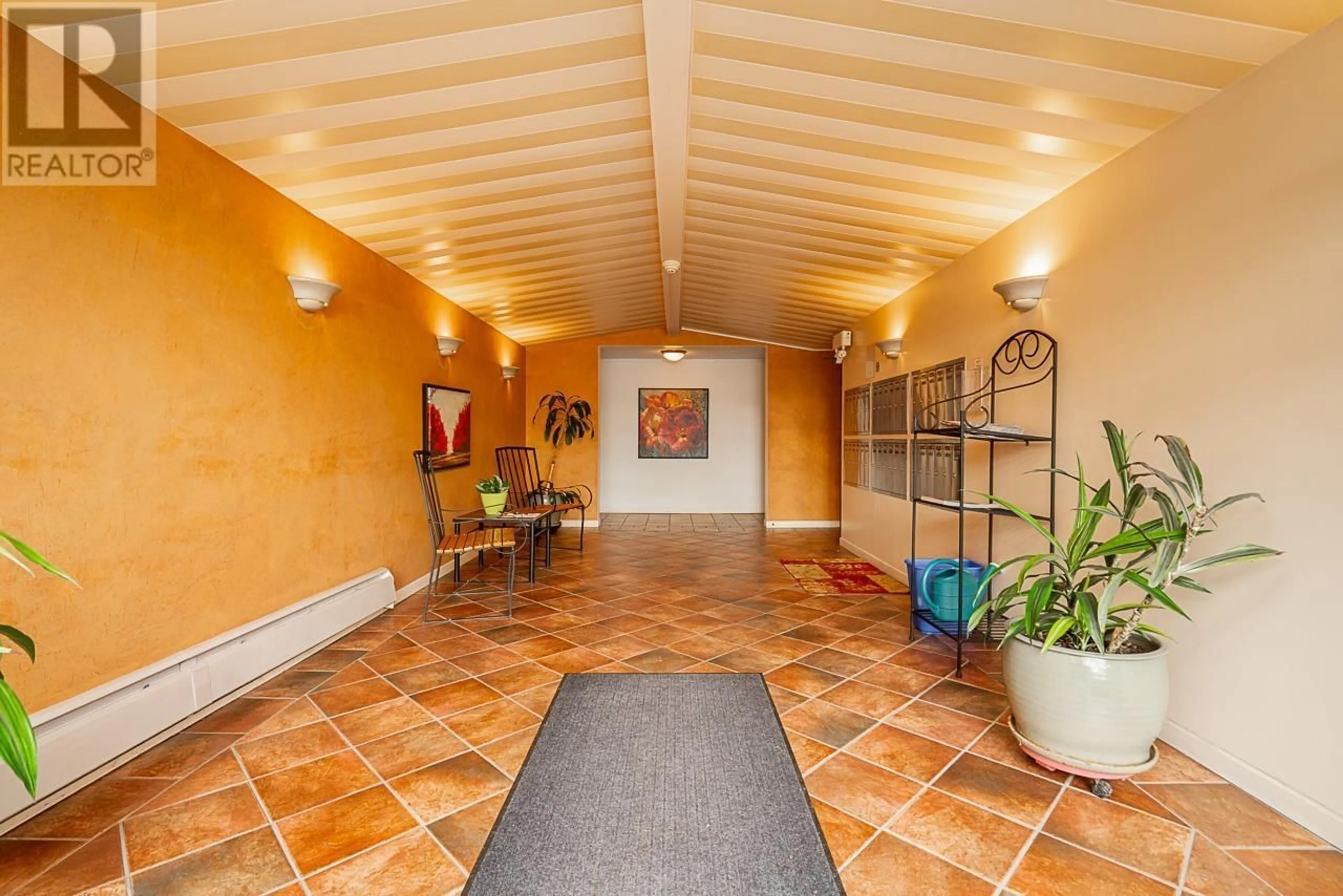 Indoor foyer for 108 307 W 2ND STREET, North Vancouver British Columbia V7M1E2