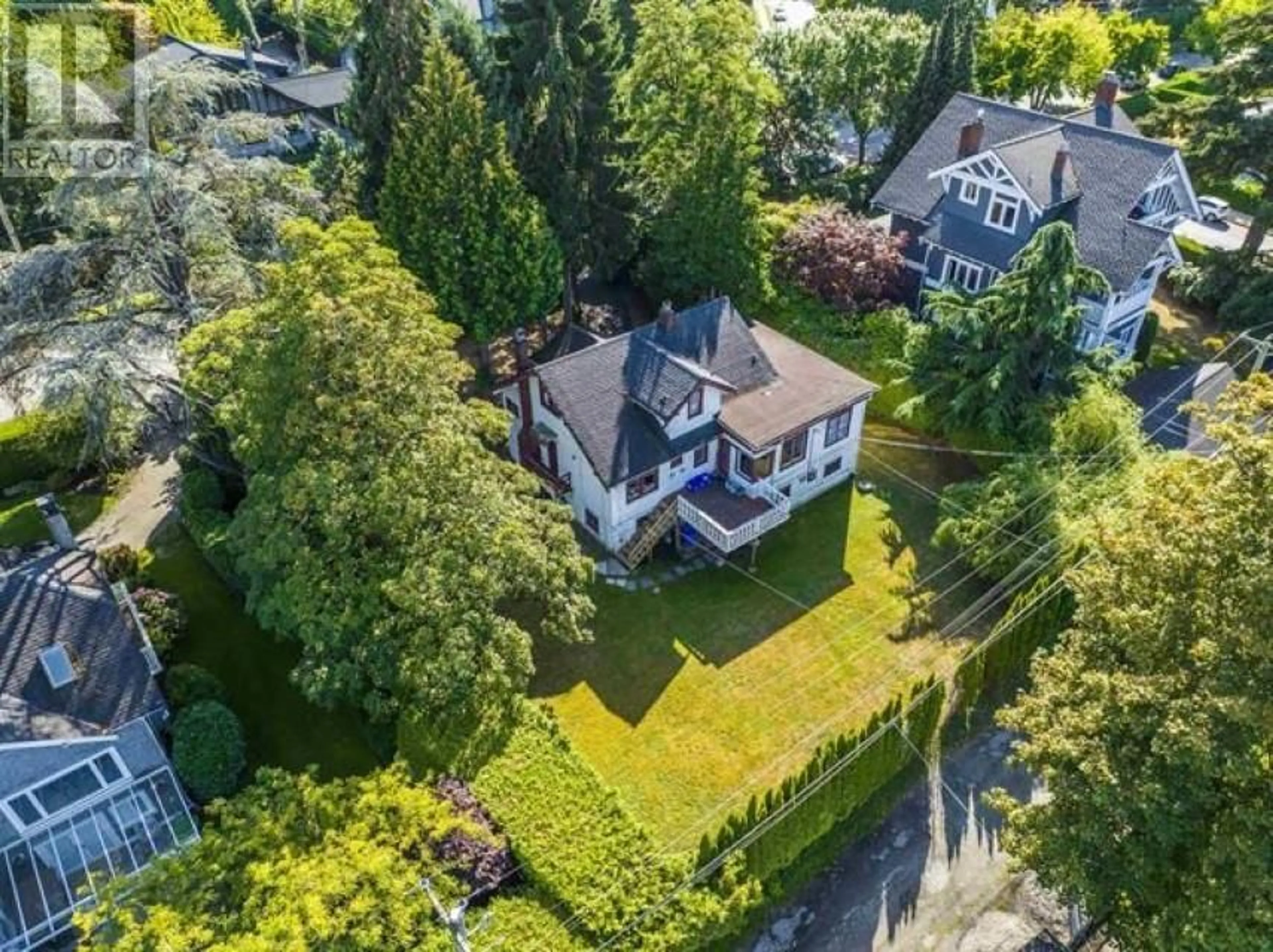 A pic from outside/outdoor area/front of a property/back of a property/a pic from drone, street for 1775 CEDAR CRESCENT, Vancouver British Columbia V6J2R1