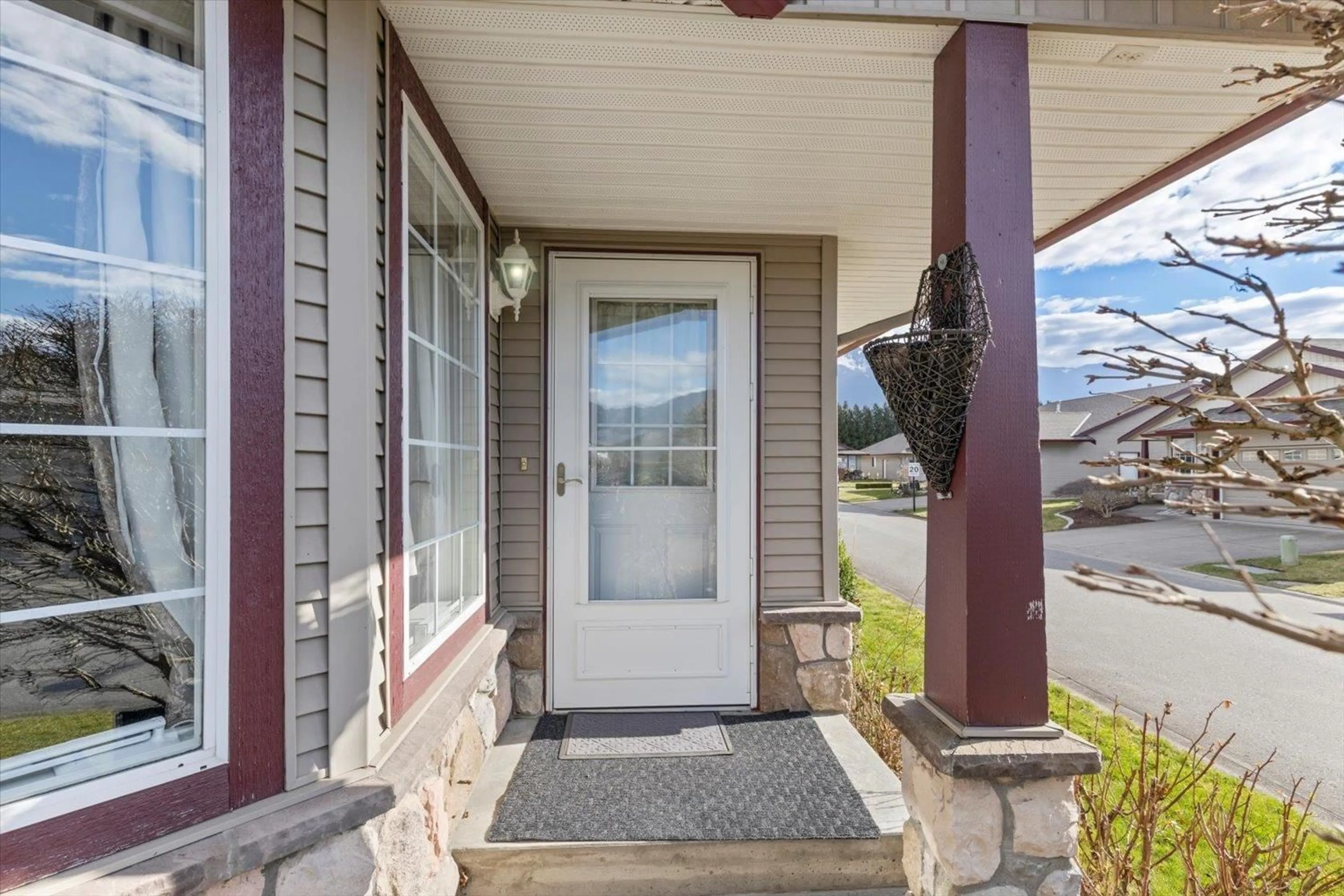 Indoor entryway for 1 - 7330 ELM ROAD, Agassiz British Columbia V0M1A0