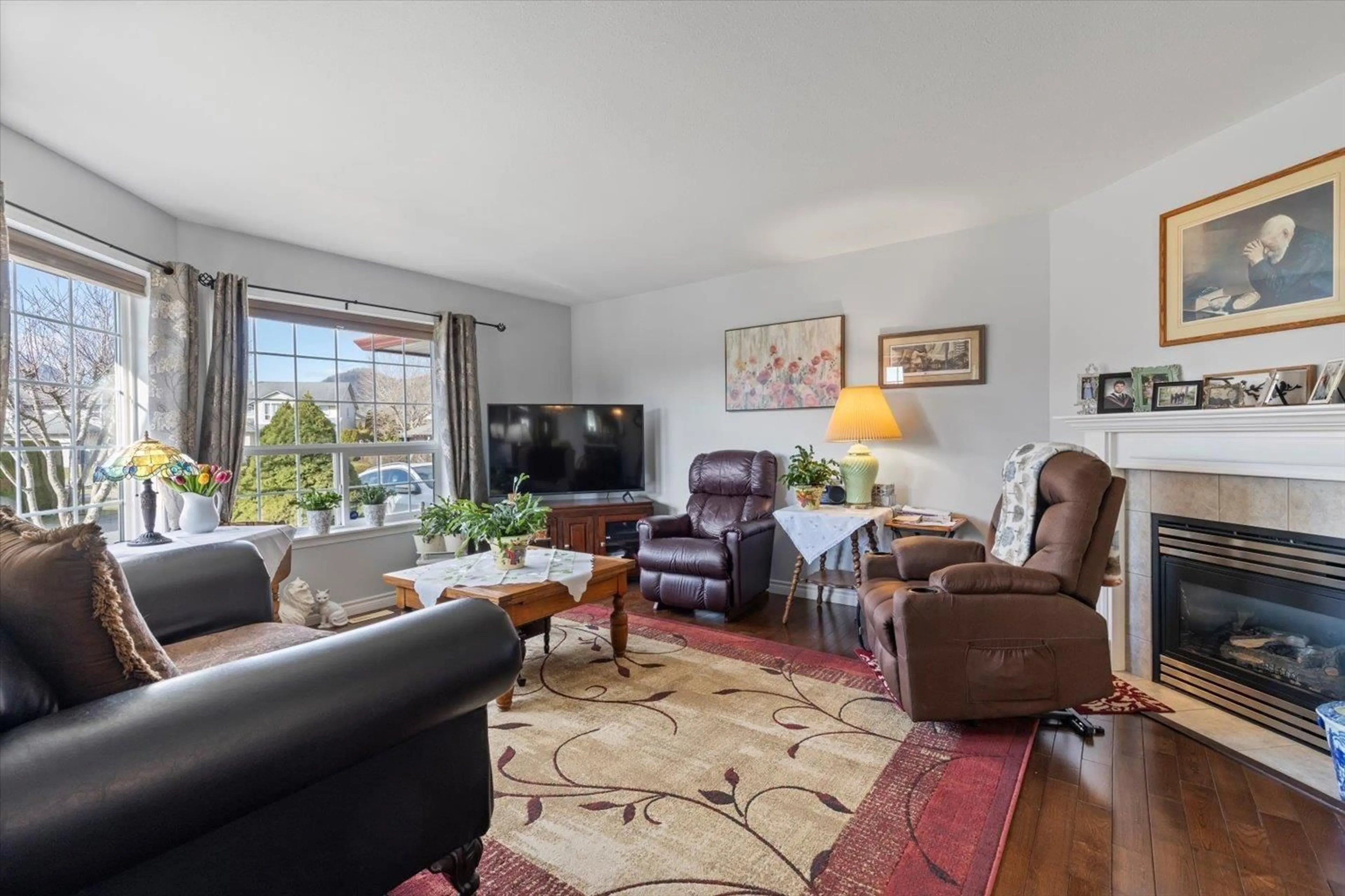 Living room with furniture, unknown for 1 - 7330 ELM ROAD, Agassiz British Columbia V0M1A0