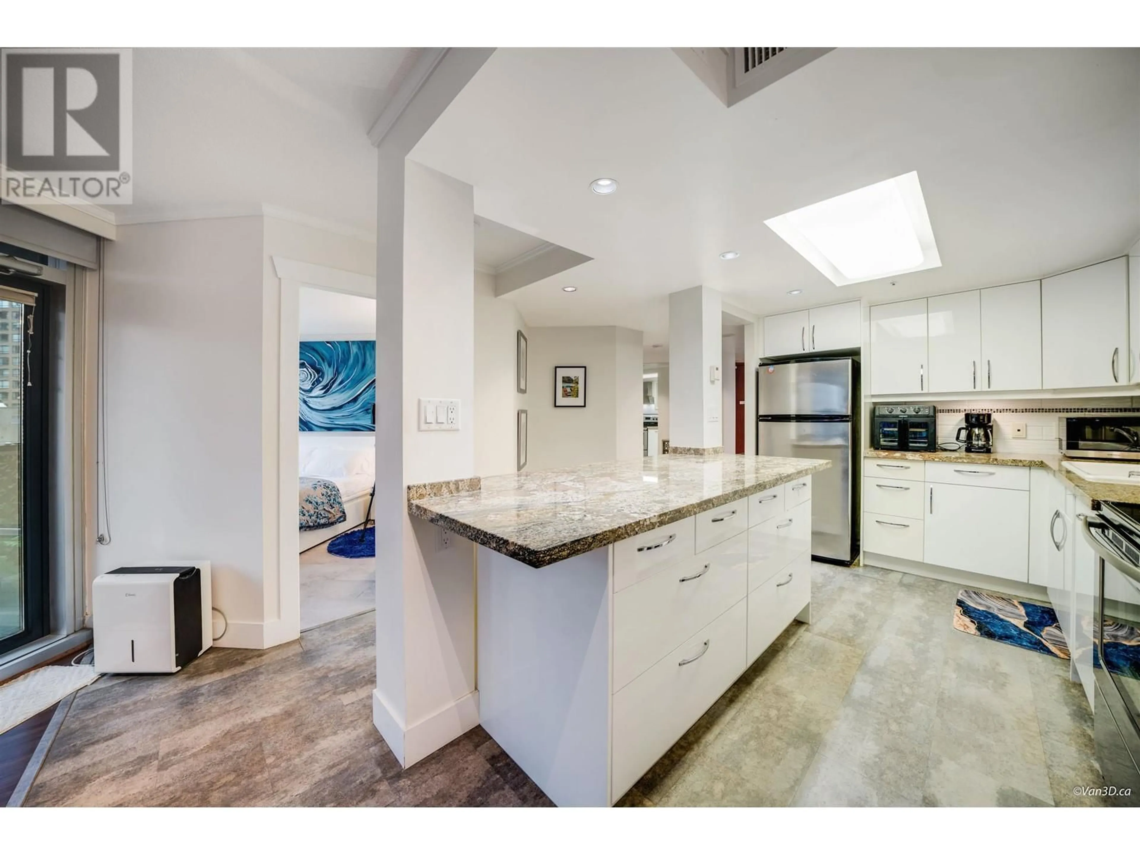 Open concept kitchen, ceramic/tile floor for 701 - 1050 BURRARD STREET, Vancouver British Columbia V6Z2S3
