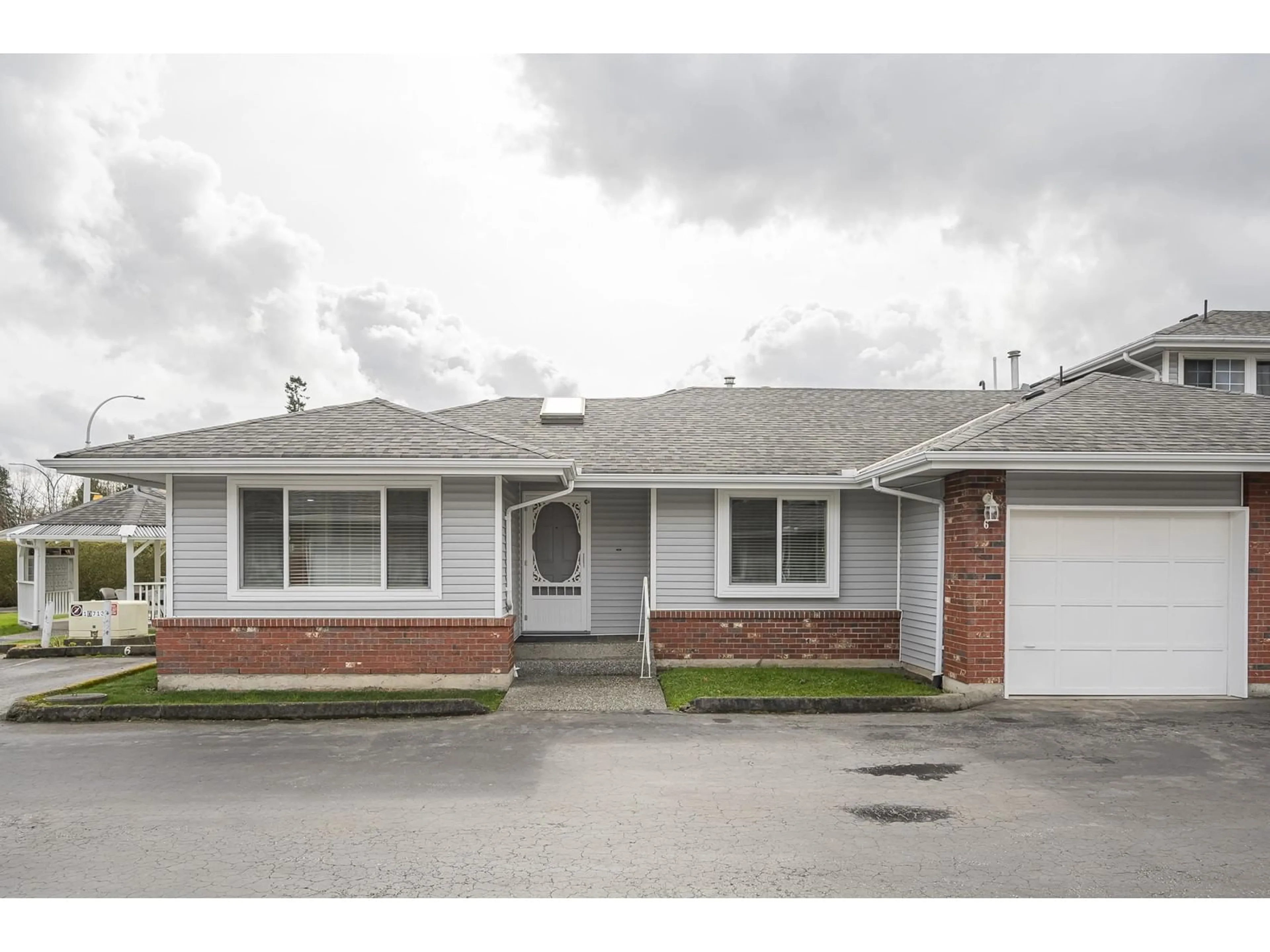 Home with vinyl exterior material, street for 6 - 5365 205, Langley British Columbia V3A7V7