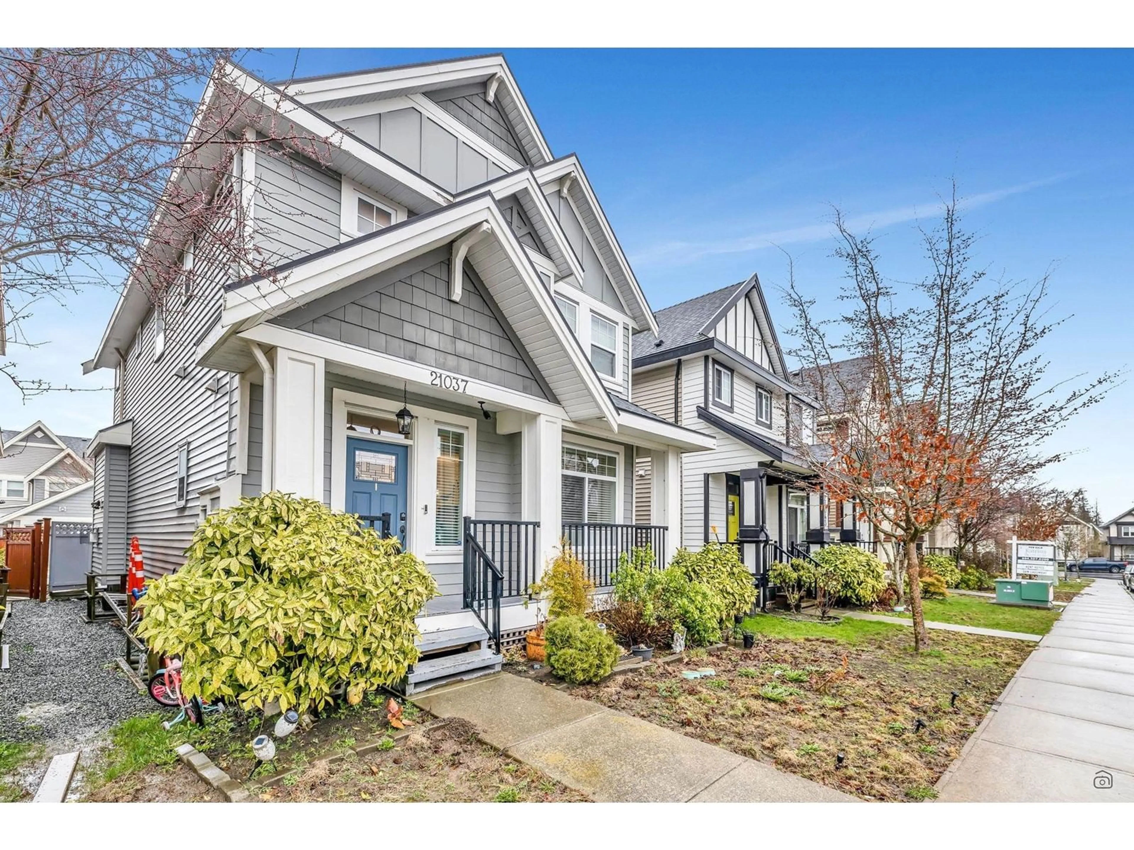 Home with vinyl exterior material, street for 21037 77, Langley British Columbia V2Y0L1