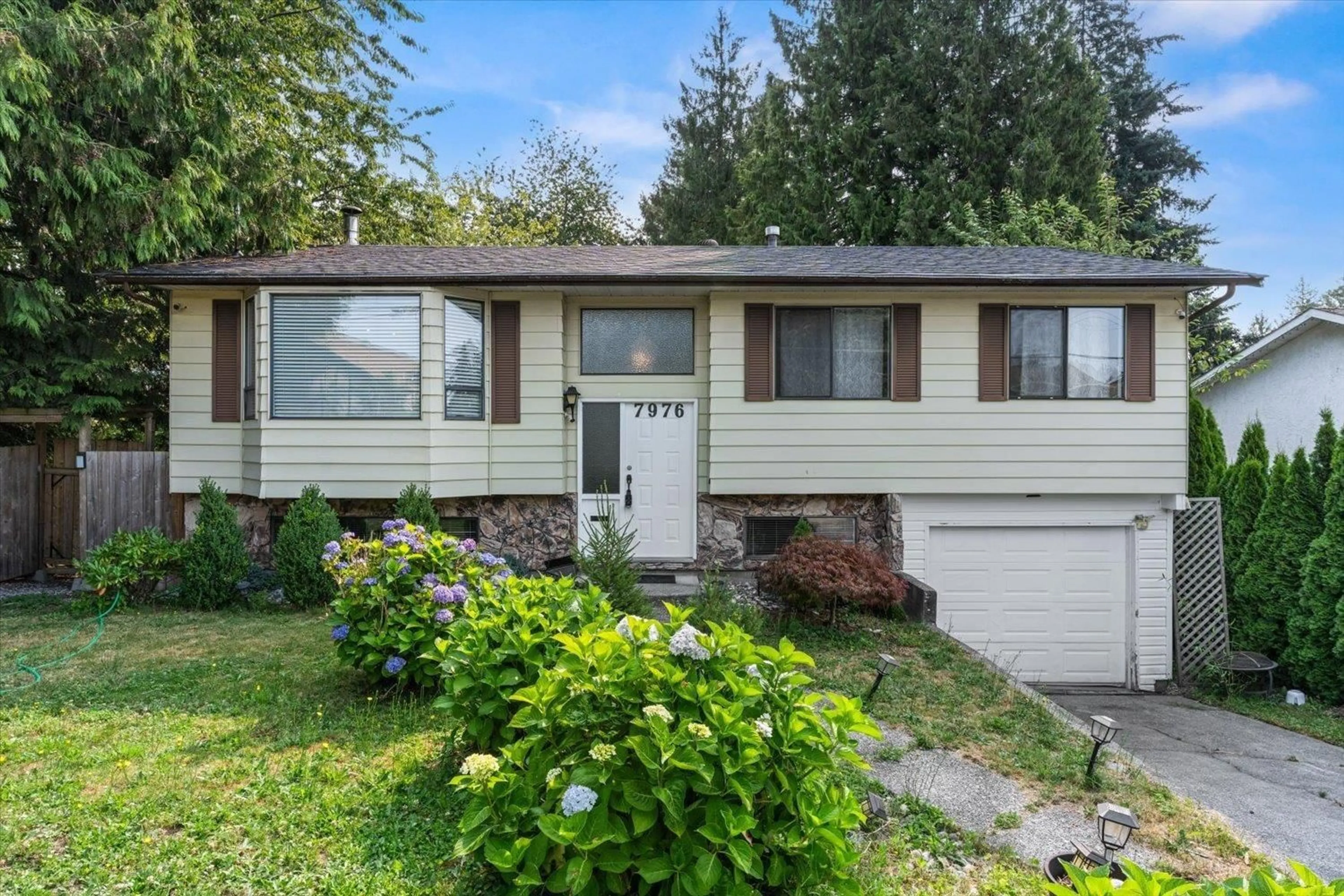 Home with vinyl exterior material, street for 7976 TANAGER, Mission British Columbia V2V5K5