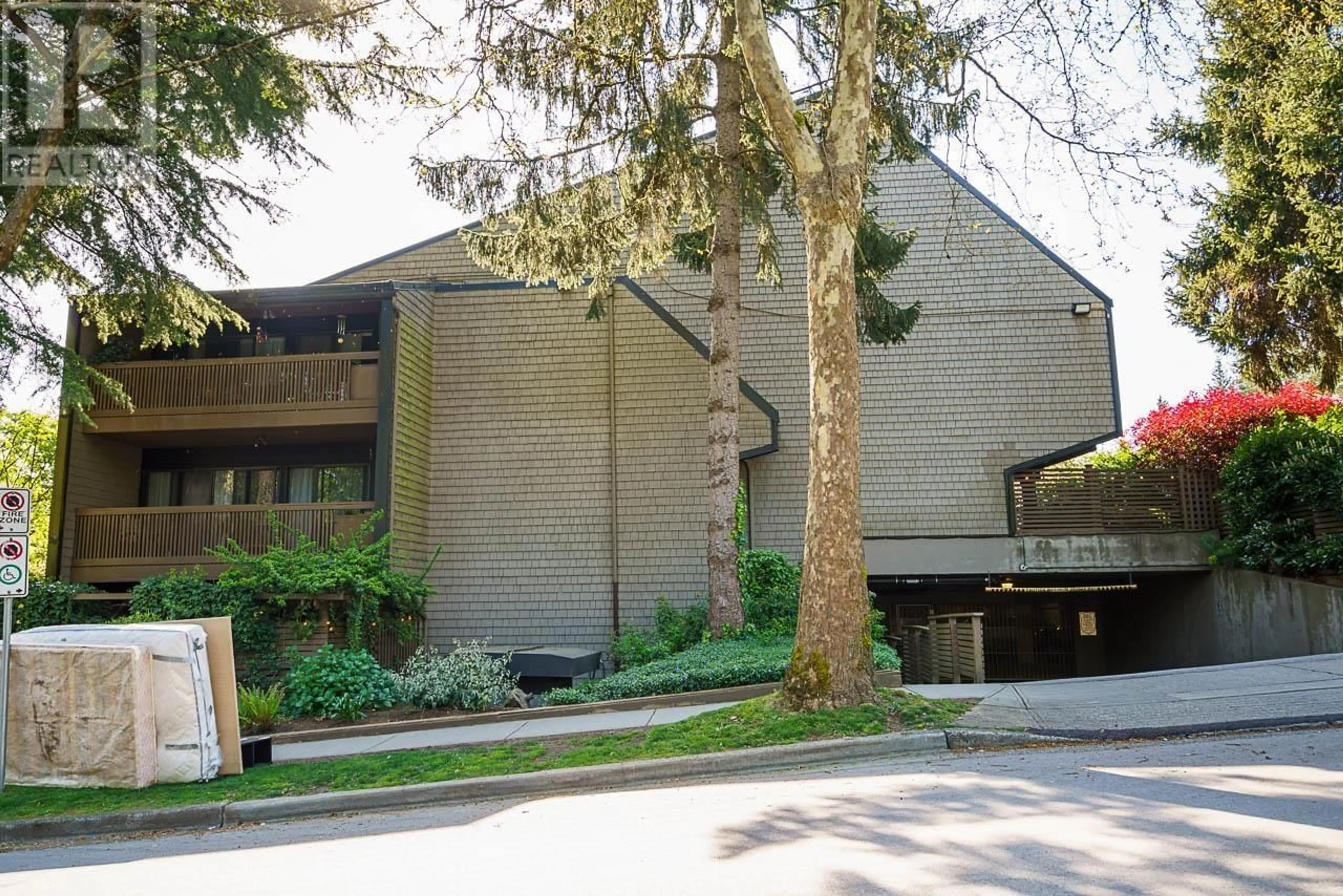 Unknown for 224 - 7377 SALISBURY AVENUE, Burnaby British Columbia V5E4B2