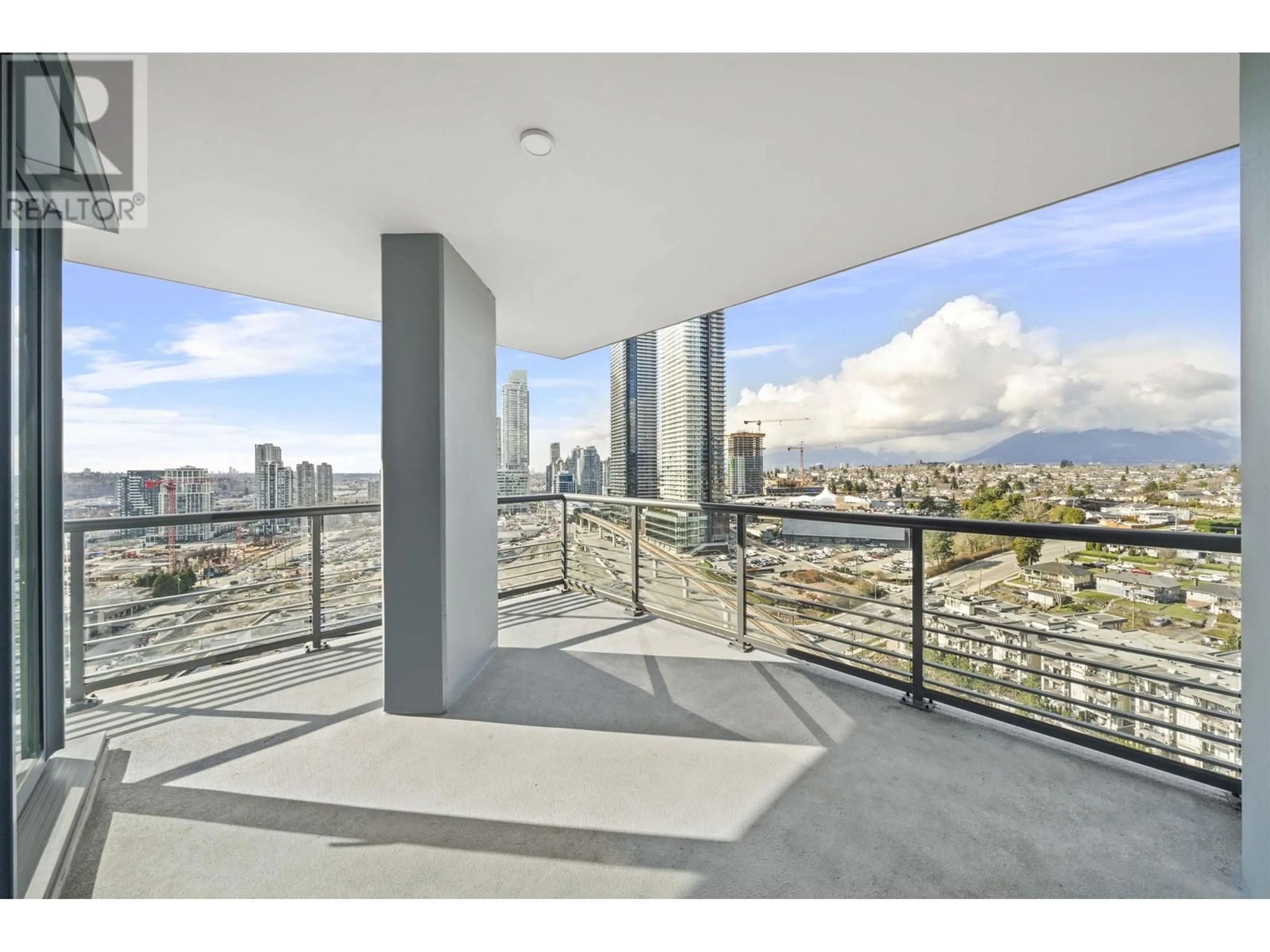 Indoor foyer for 1802 - 4720 LOUGHEED HIGHWAY, Burnaby British Columbia V5C0M8