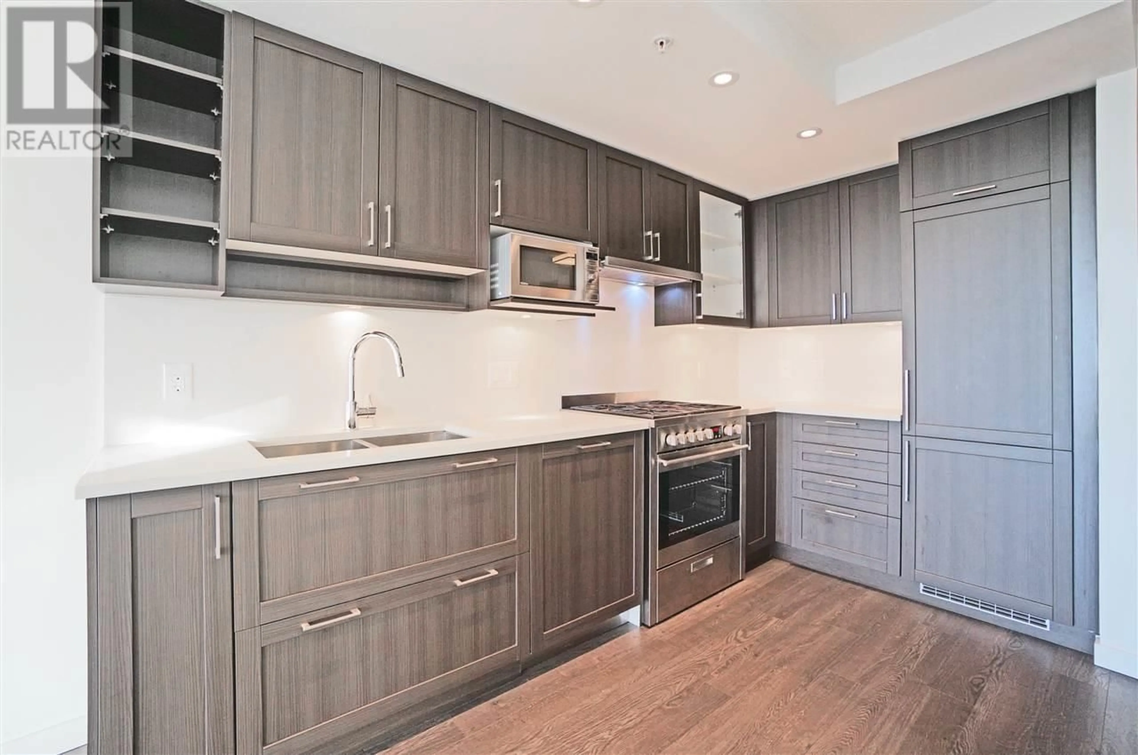 Standard kitchen, wood/laminate floor for 2308 5665 BOUNDARY ROAD, Vancouver British Columbia V5Z2W5