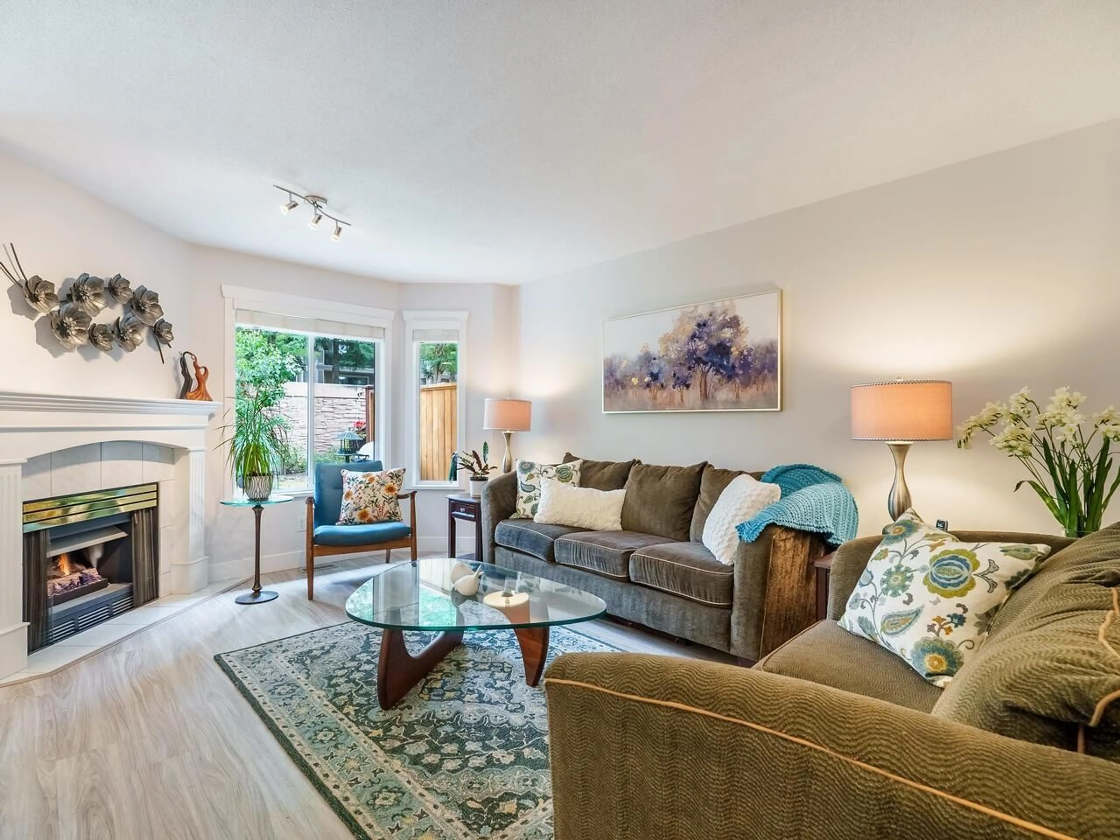 Living room with furniture, unknown for 73 - 21928 48, Langley British Columbia V3A8H1