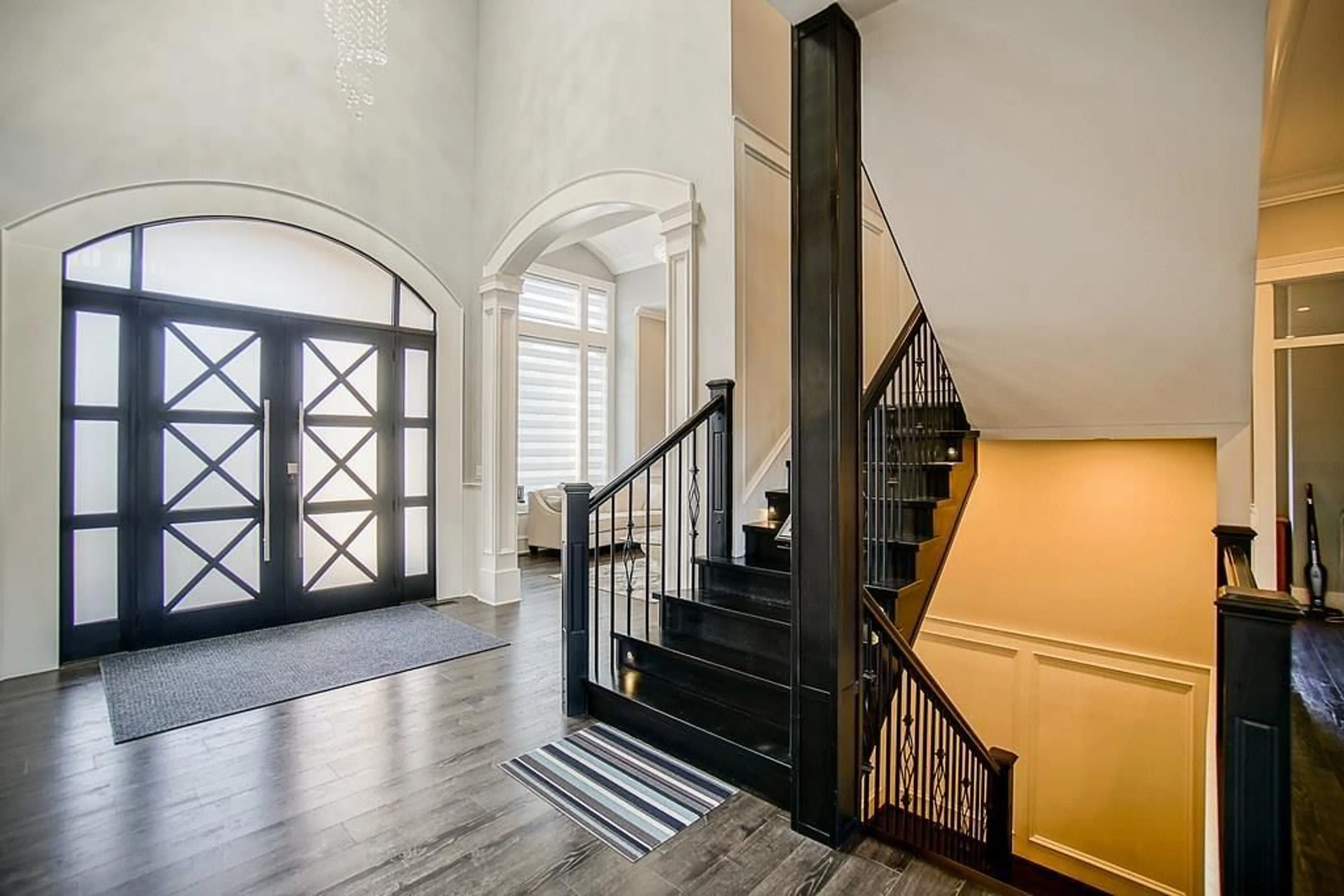 Indoor foyer for 14468 55, Surrey British Columbia V3X0H5