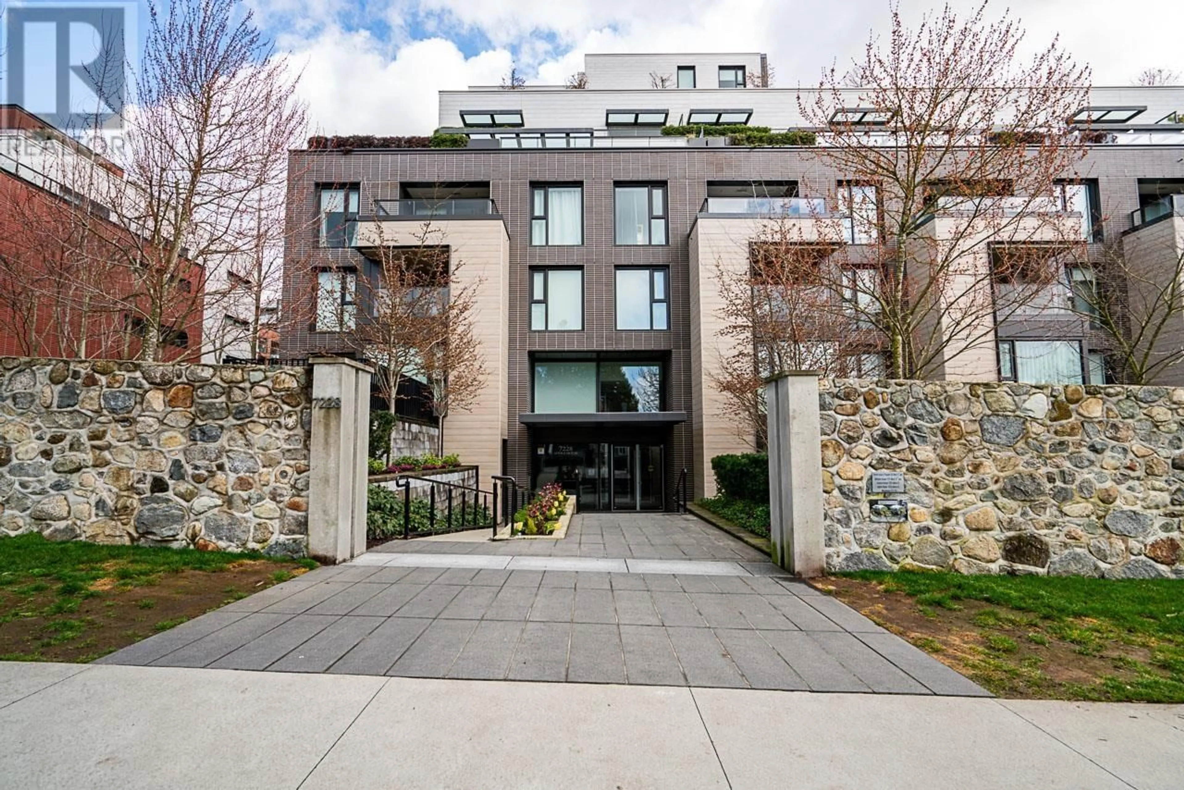 Indoor foyer for 501 - 7228 ADERA STREET, Vancouver British Columbia V6P0H8