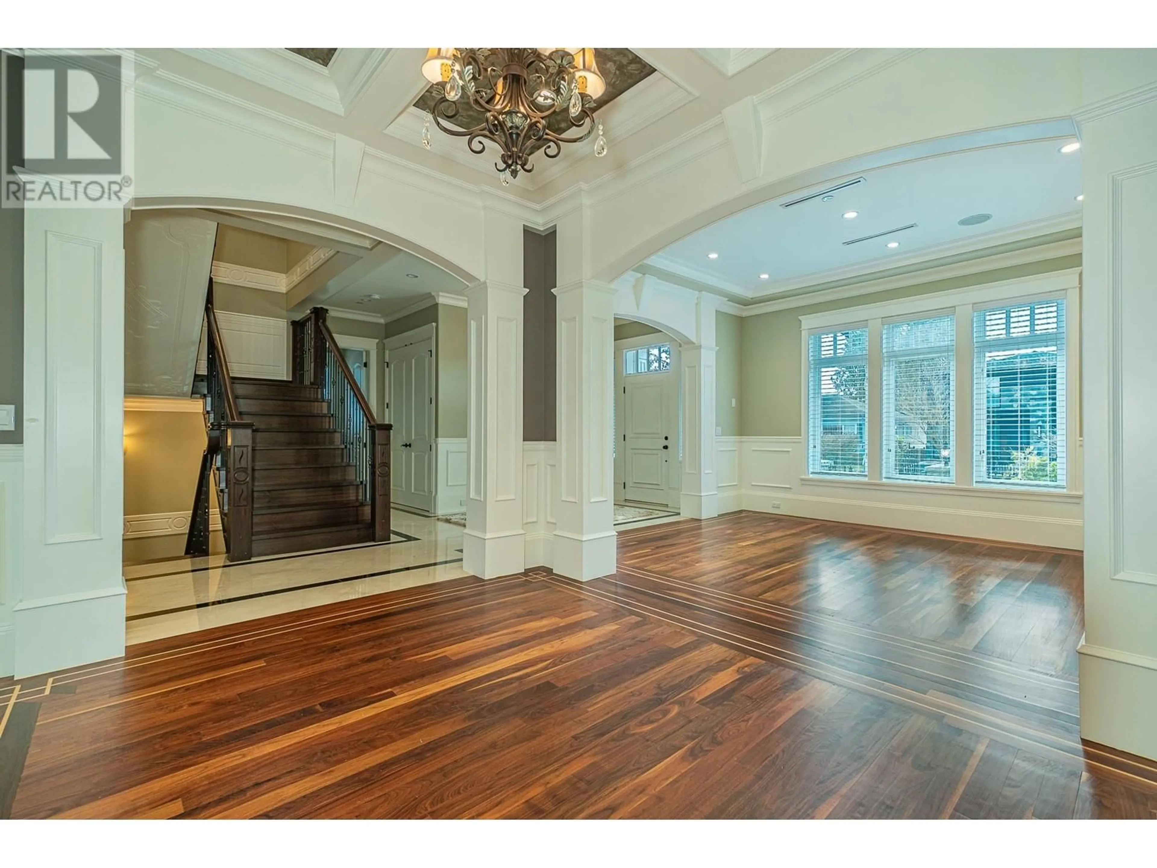 Indoor foyer for 1657 W 58TH AVENUE, Vancouver British Columbia V6P1W8