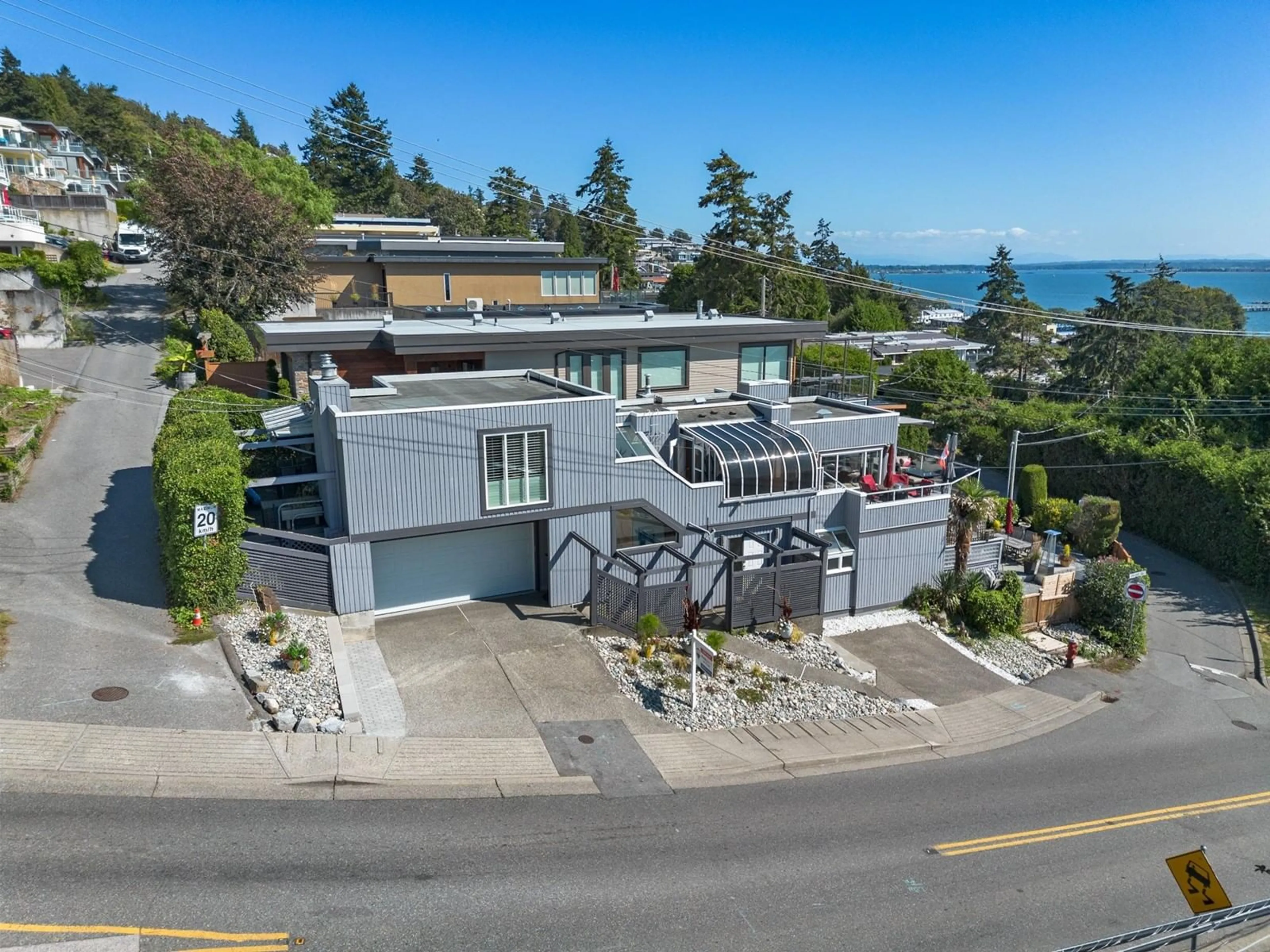 A pic from outside/outdoor area/front of a property/back of a property/a pic from drone, street for 1246 OXFORD STREET, White Rock British Columbia V4B5G8