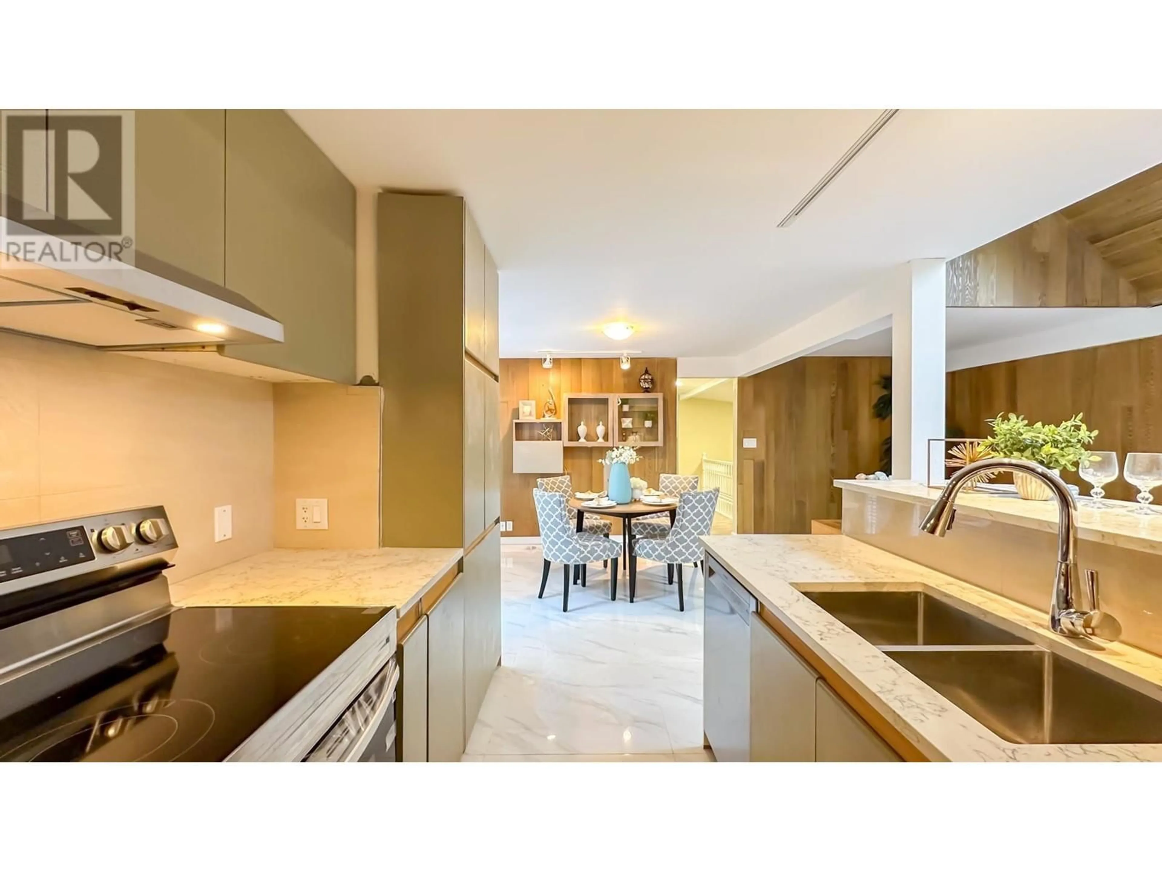 Contemporary kitchen, unknown for 5791 TELEGRAPH TRAIL, West Vancouver British Columbia V7W1R5
