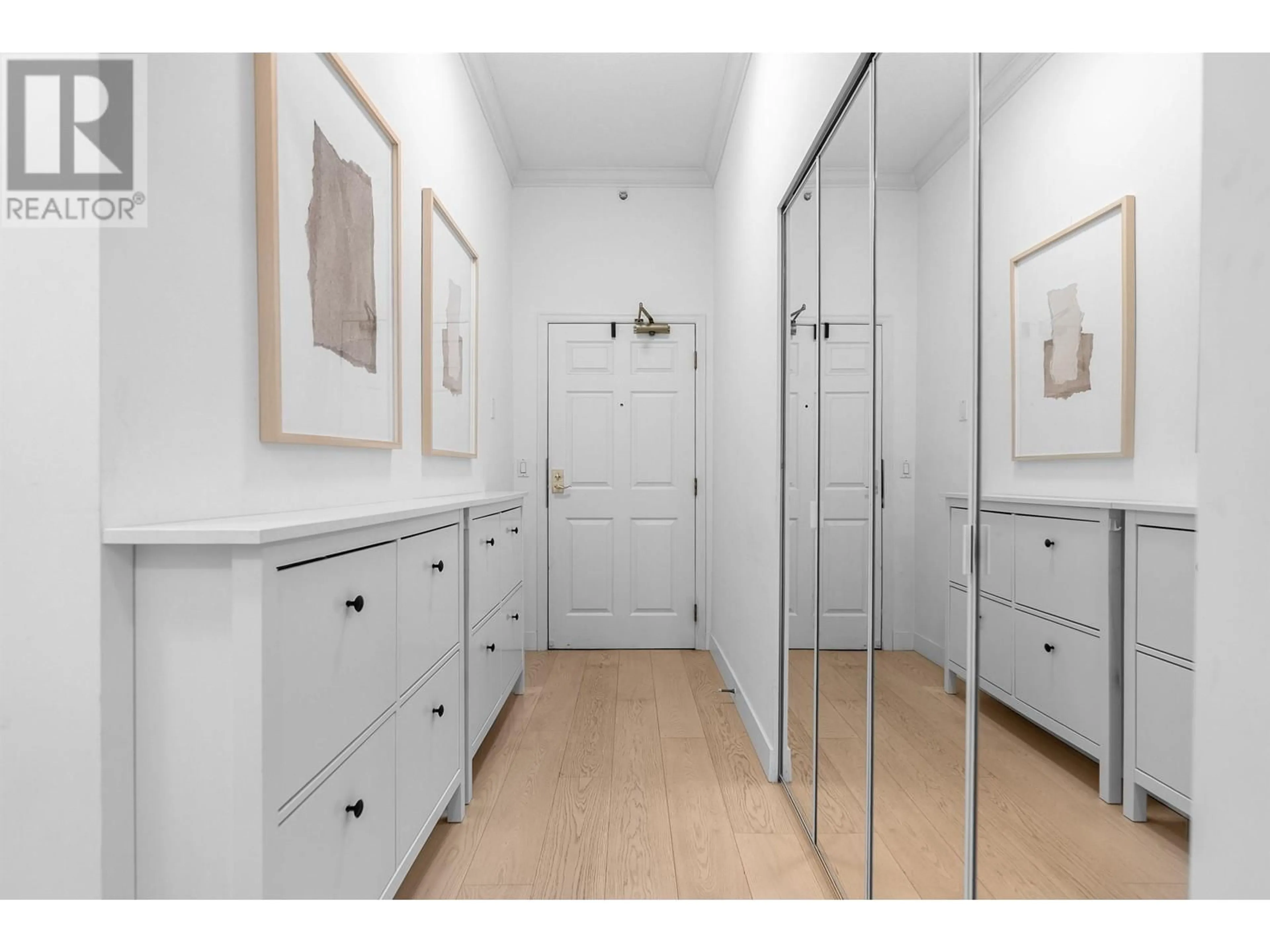 Unknown for 101 - 160 KEITH ROAD, North Vancouver British Columbia V7M3M2