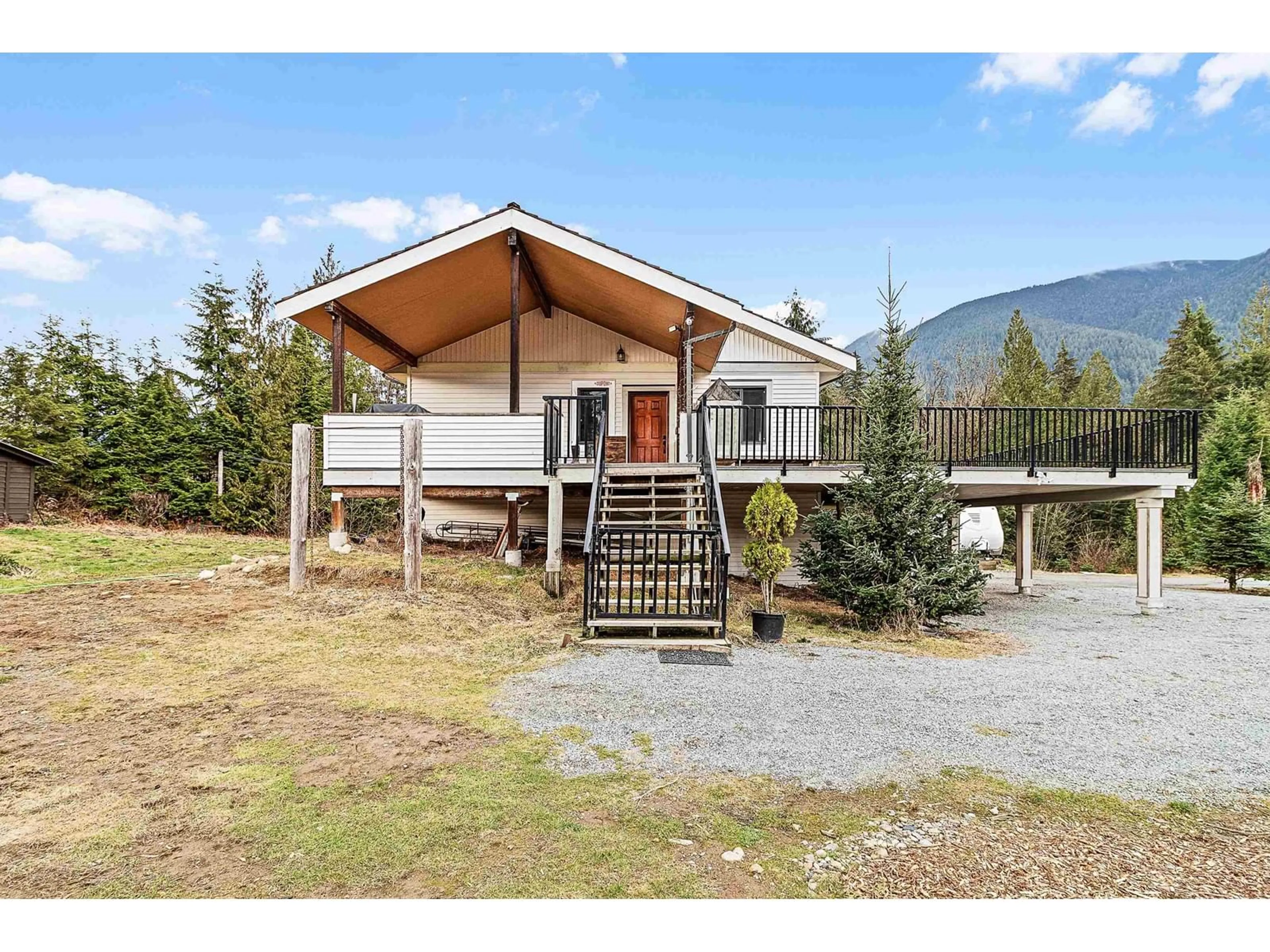 A pic from outside/outdoor area/front of a property/back of a property/a pic from drone, mountain view for 13251 SPRATT, Mission British Columbia V2V7K7