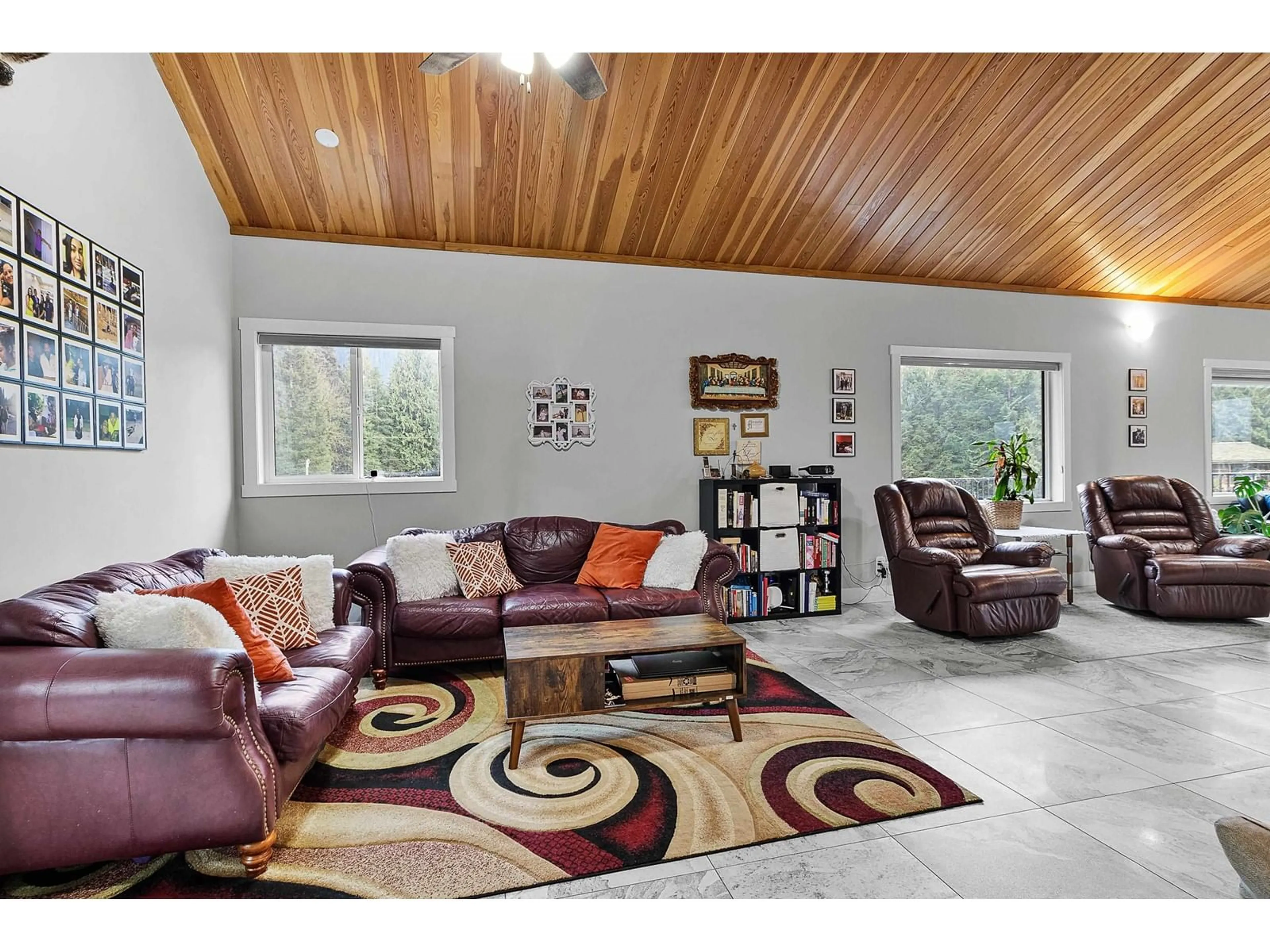 Living room with furniture, unknown for 13251 SPRATT, Mission British Columbia V2V7K7