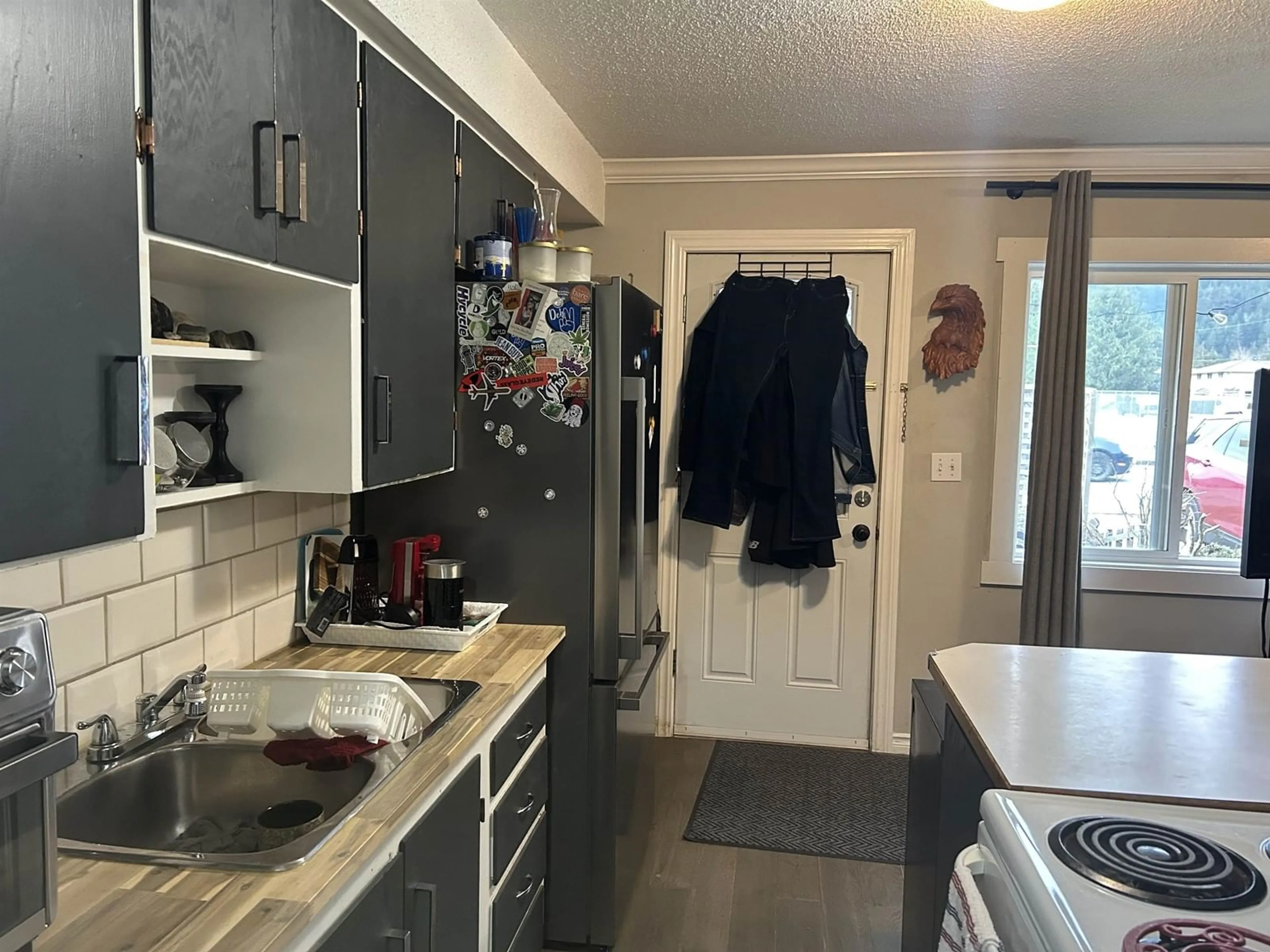 Standard kitchen, unknown for 534 536 6TH AVENUE|Hope, Hope British Columbia V0X1L0