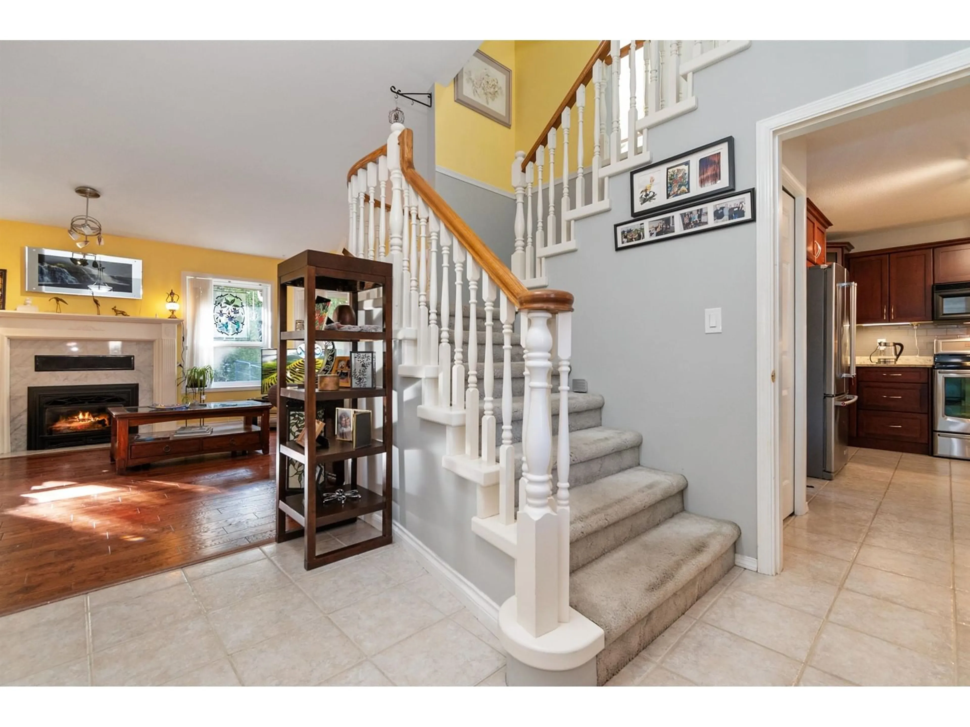 Indoor entryway for 15 9515 WOODBINE STREET|Chilliwack Prope, Chilliwack British Columbia V2P7T2